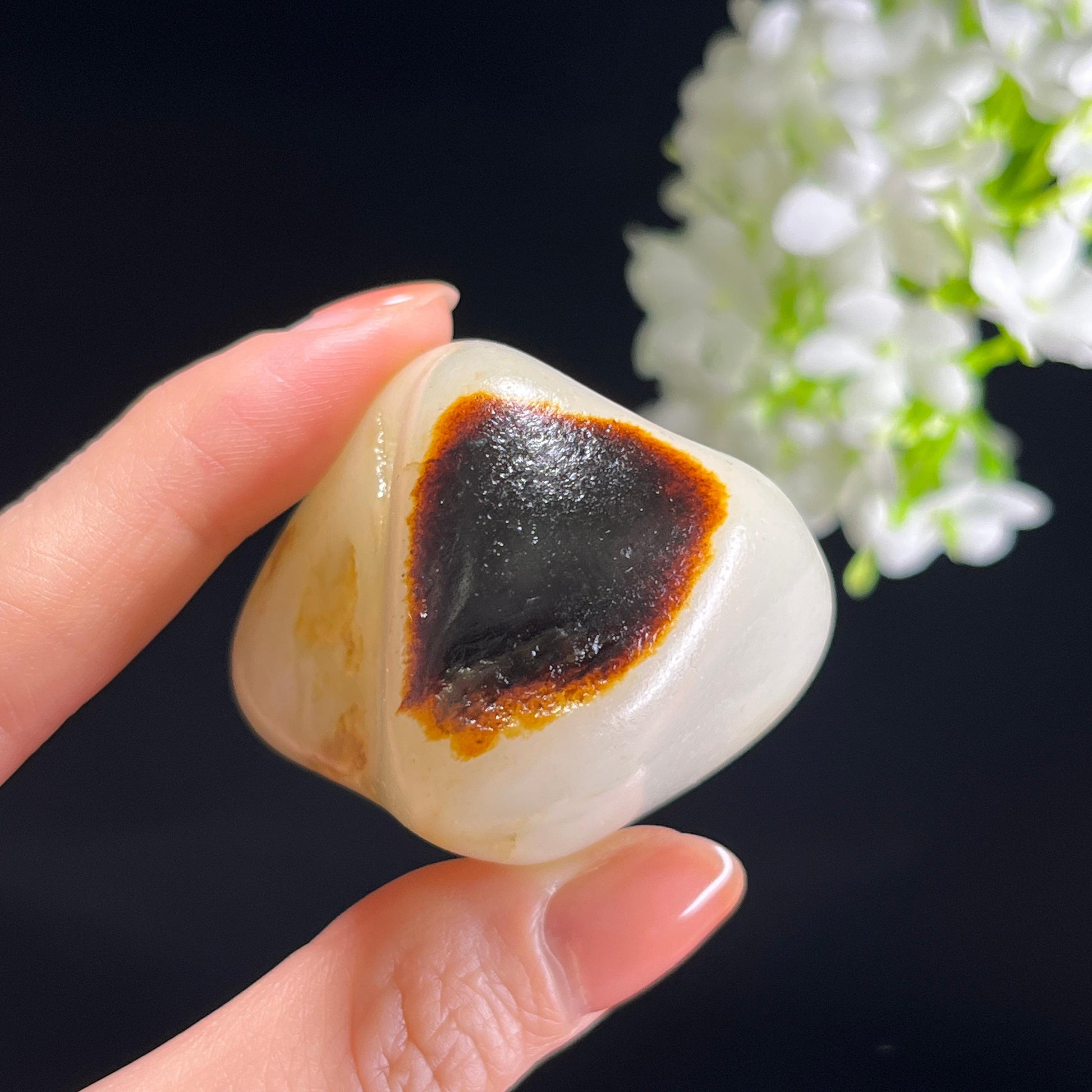 和田玉白玉“玉顶墨光”洒金黑红皮籽料（yc345869）