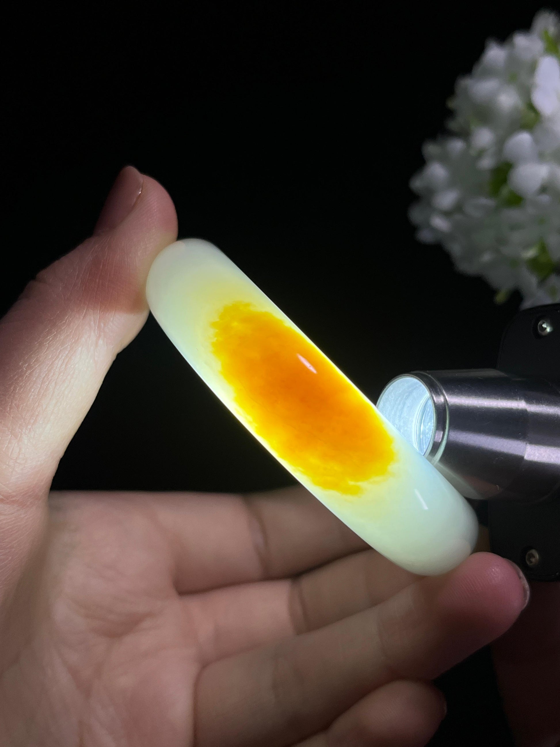 新疆天然和田玉“金糖裹月”且末糖白手镯（卡55）（yc278285）