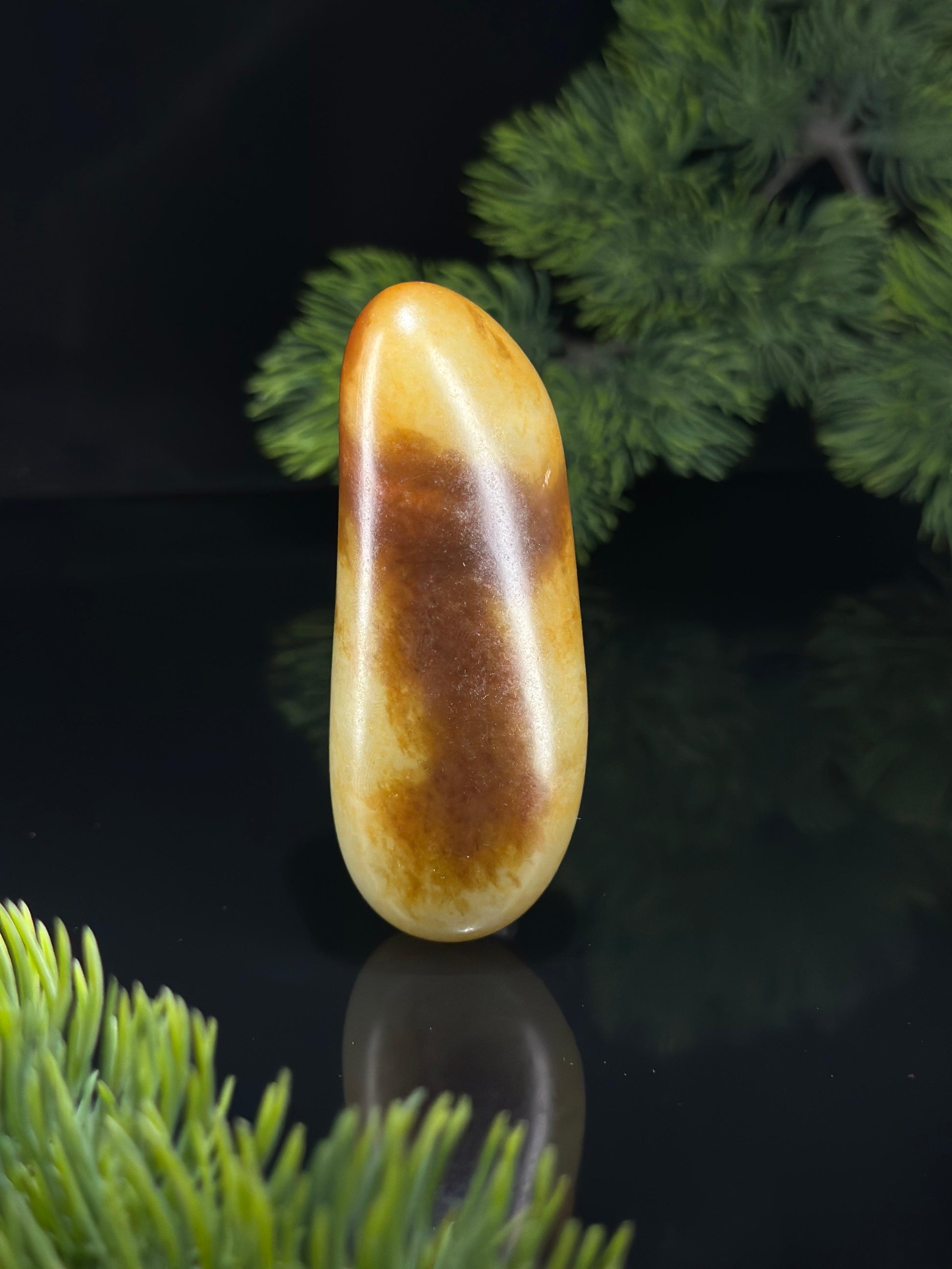 新疆和田玉青白玉聚秋梨皮珍品籽料手把件（yc539689）