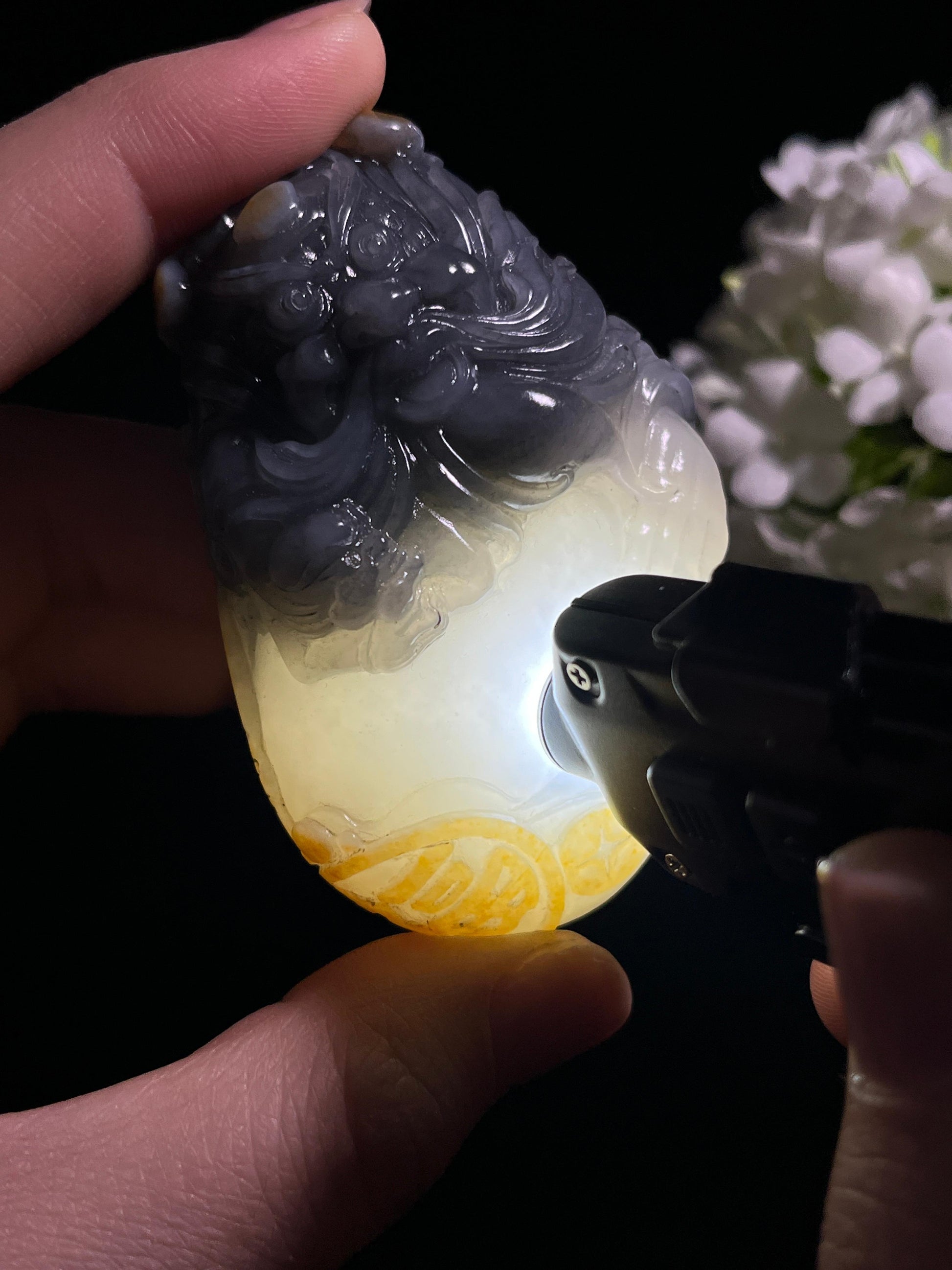 和田玉青花“貔貅抱福”雕刻手把件（yc275935）