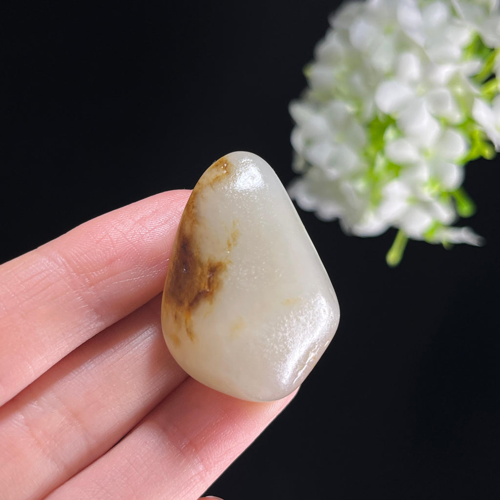 和田玉白玉“烟岚山光”红皮秋梨皮籽料（yc351165）