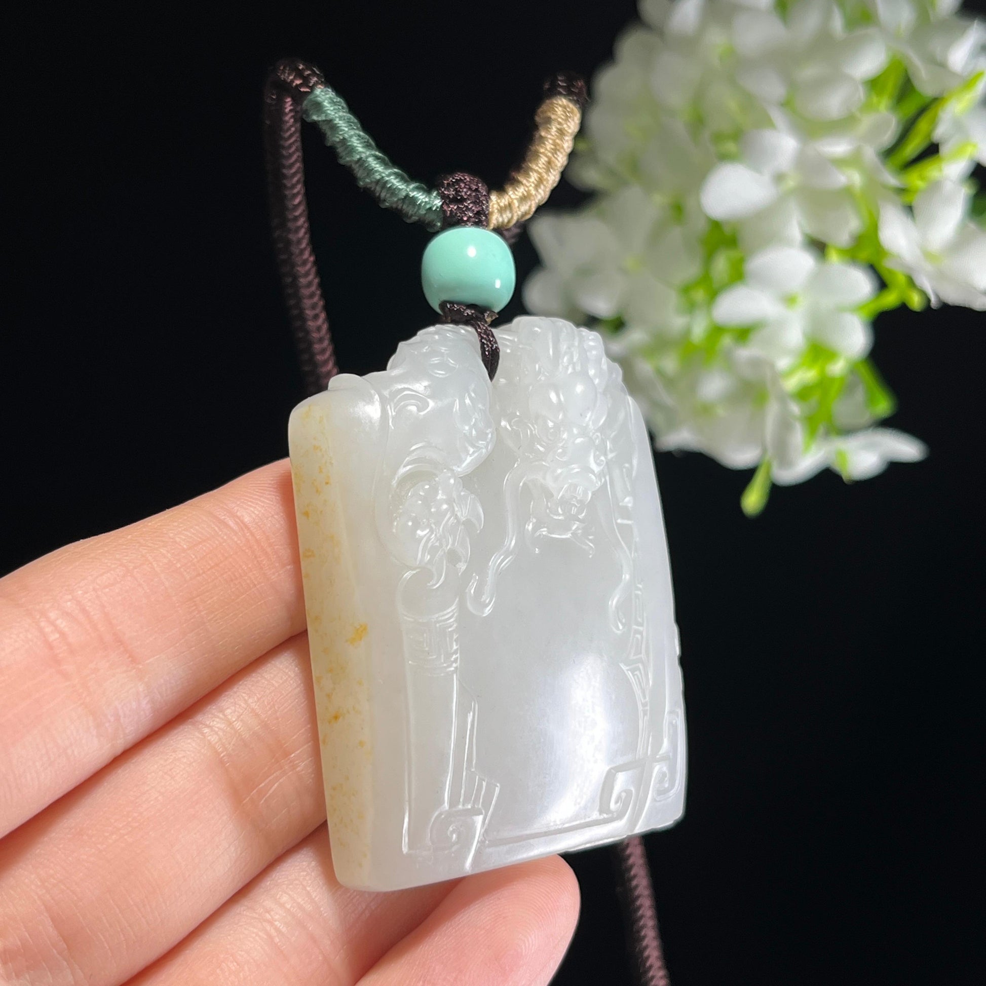 和田玉白玉洒金皮“福聚灵貔”籽料貔貅挂件（yc349592）