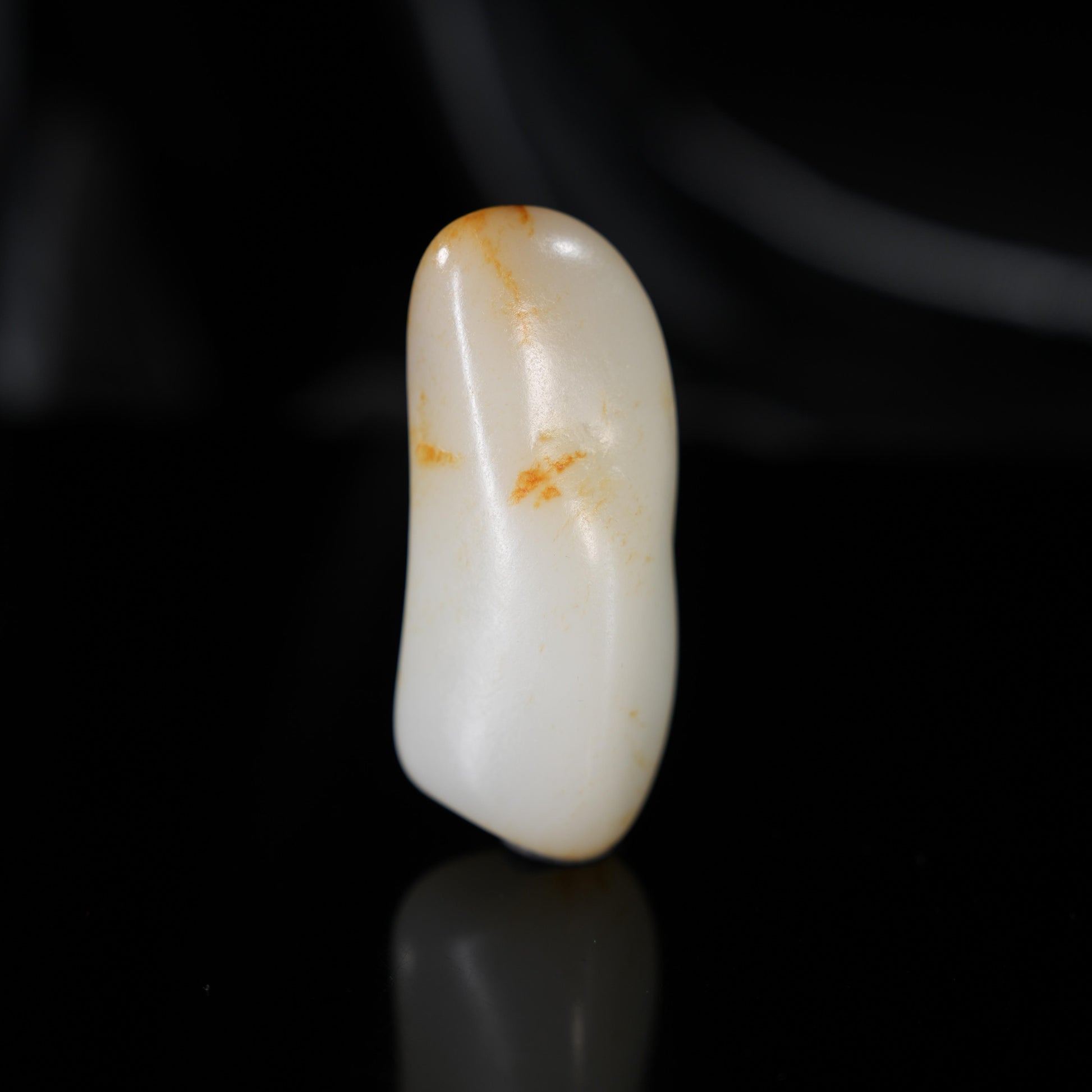新疆和田玉“弧月承金”白玉洒金皮籽料（yc449602）