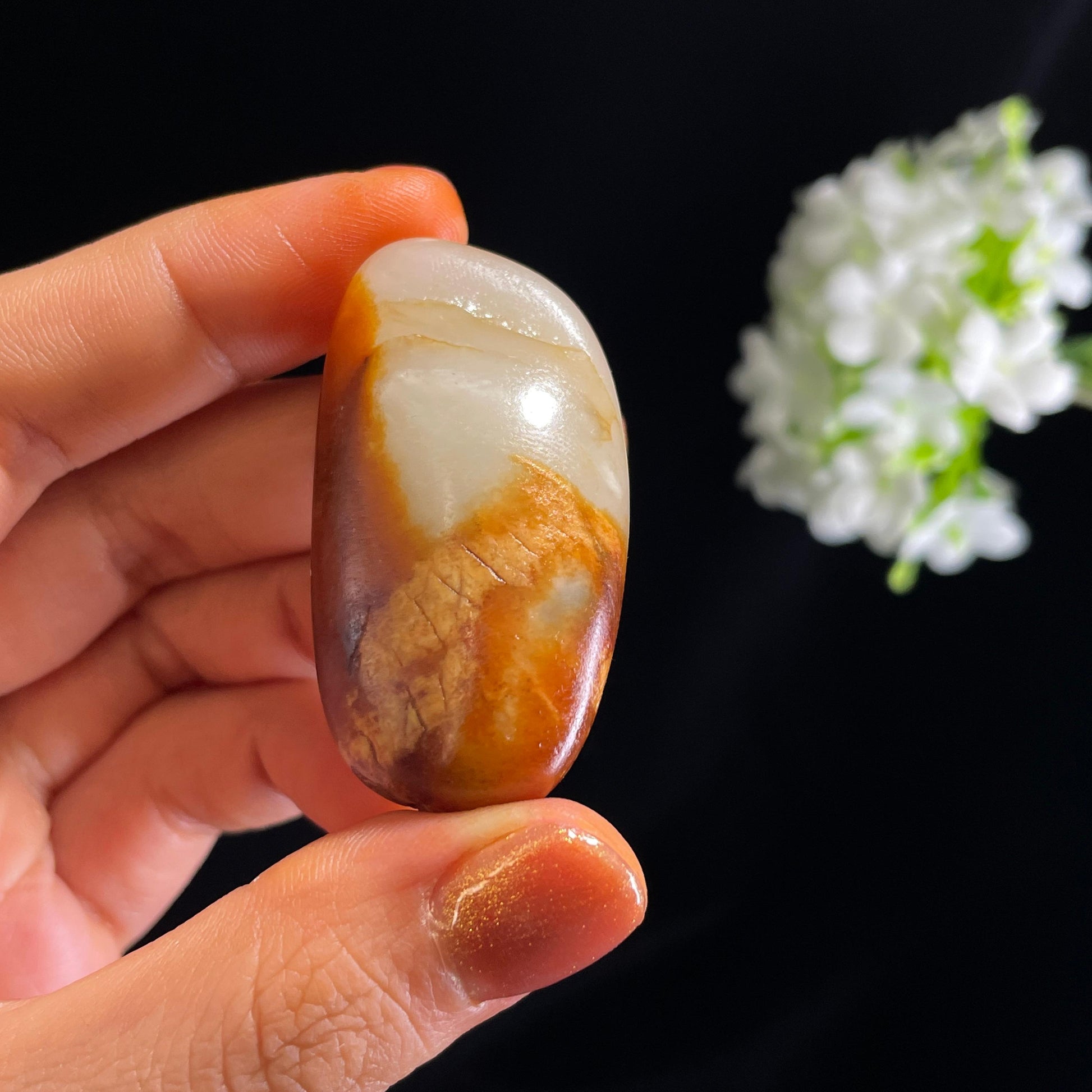 和田玉白玉“赤瑾流霜”红皮白肉籽料（yc375299）