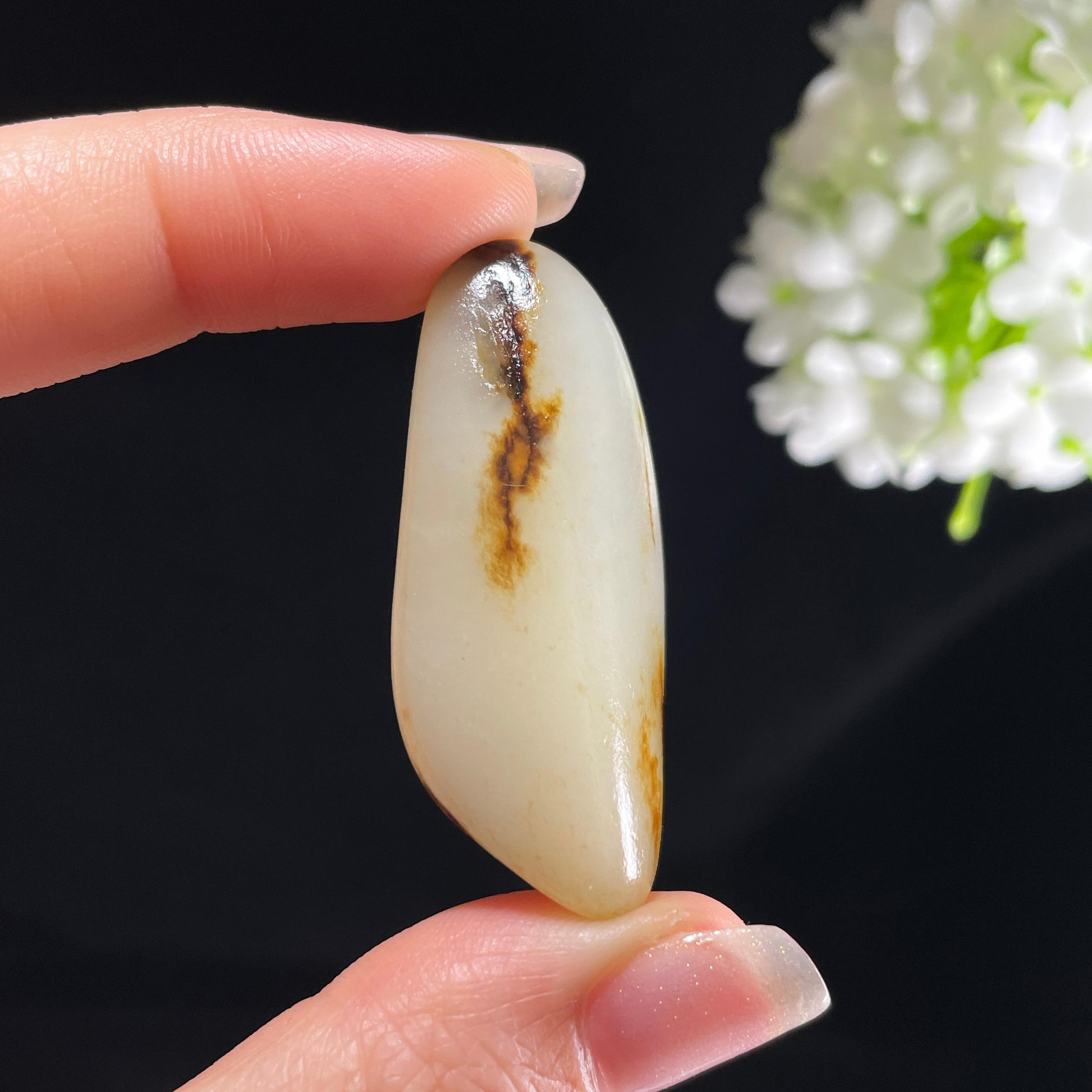 和田玉白玉“烟霞留痕”黑红皮籽料（yc394171）