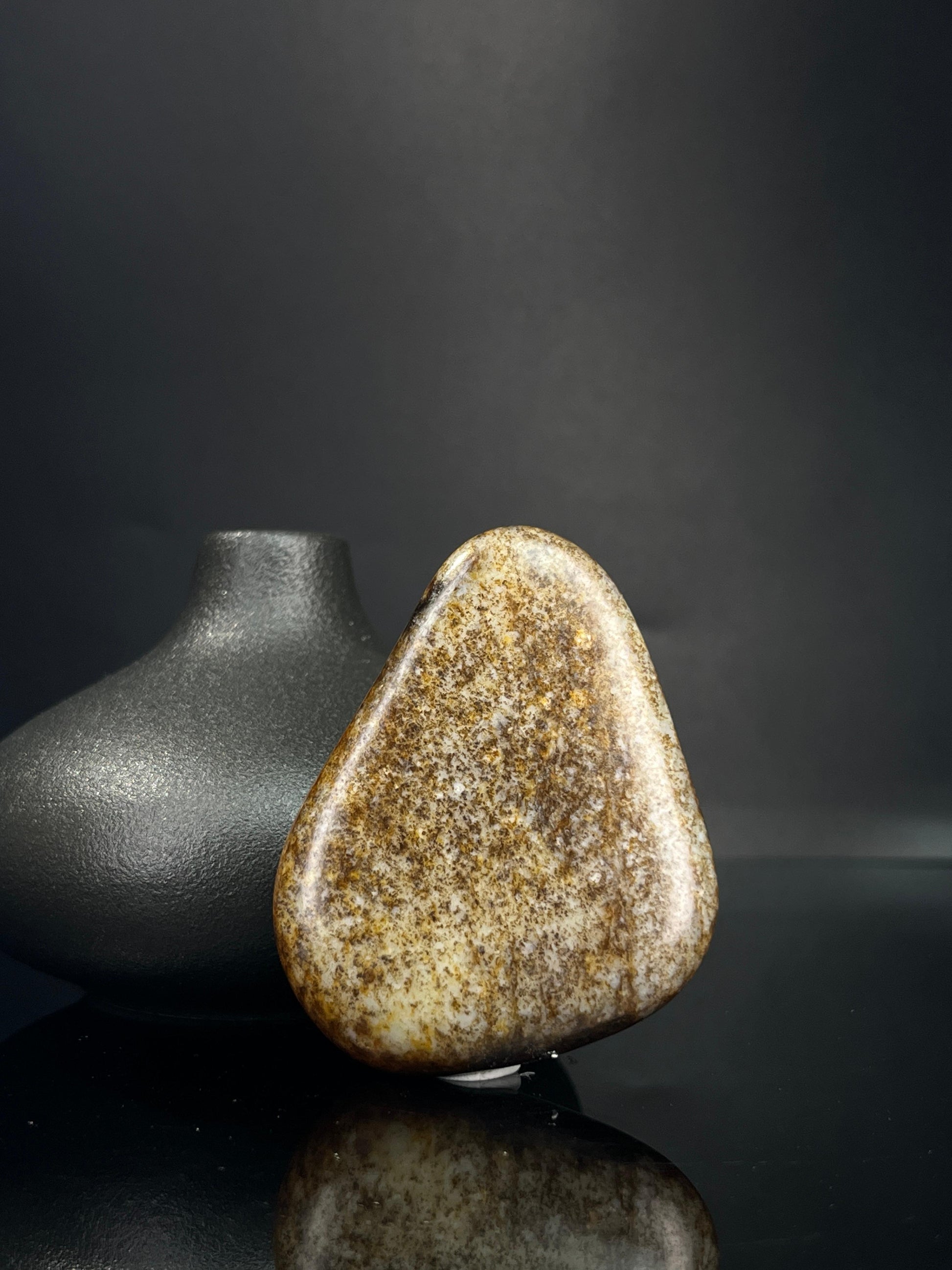 新疆和田玉意境秋梨皮“玉粽凝香”籽料原石（yc240404）