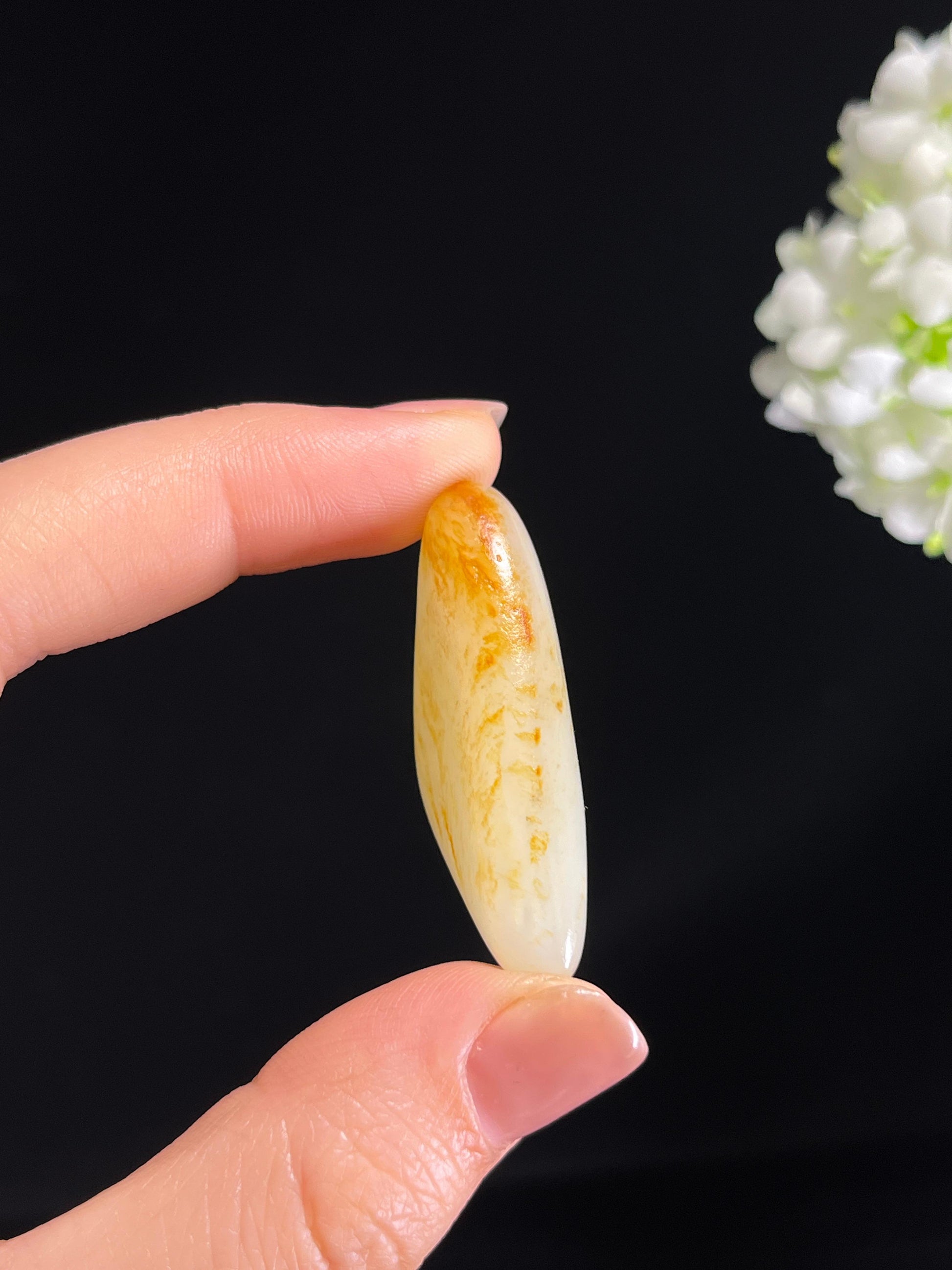 2025.11.29，和田玉白玉洒金皮“金砂卧玉”籽料原石挂件（yc278710）