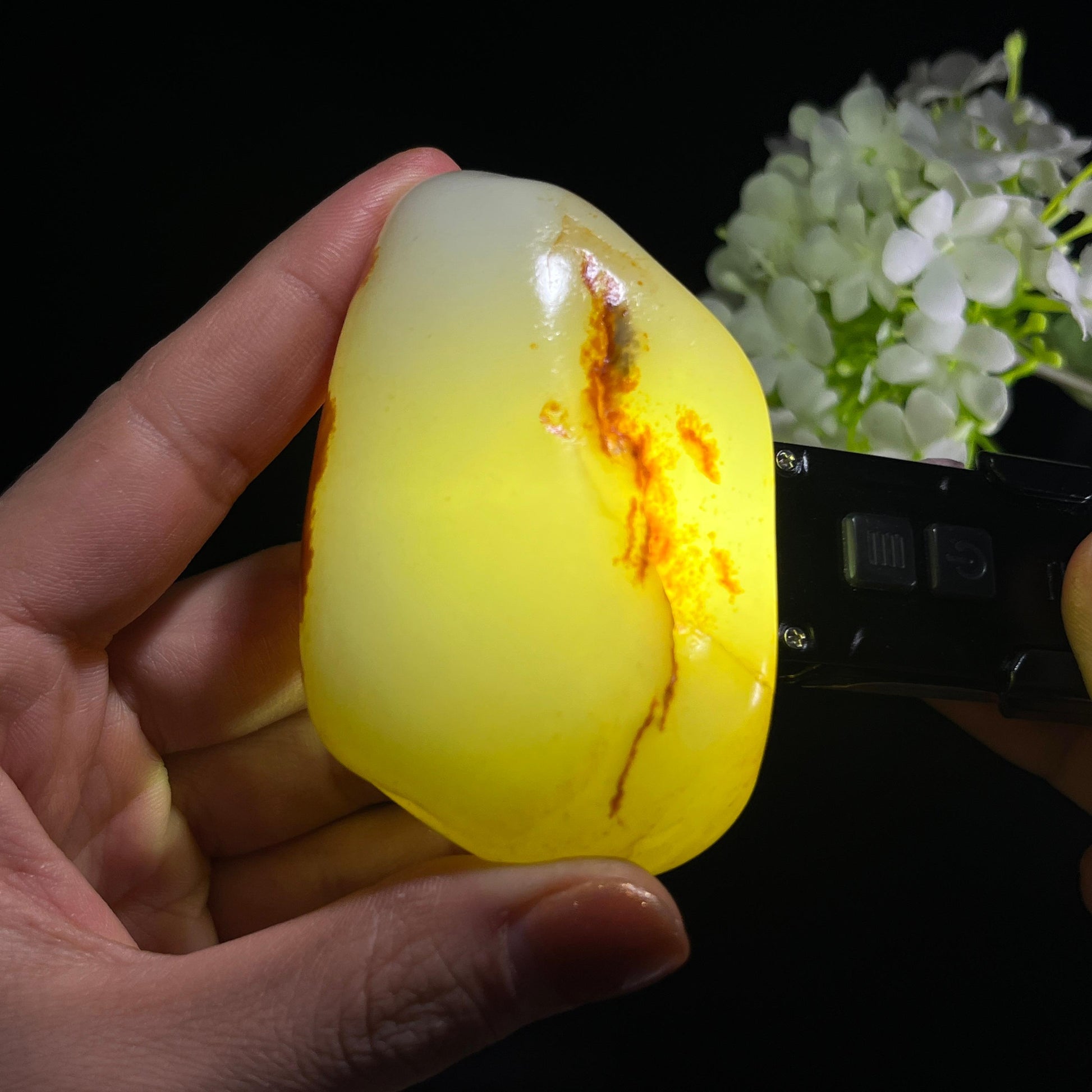 和田玉白玉“丹砂落月”聚红皮籽料（yc392607）