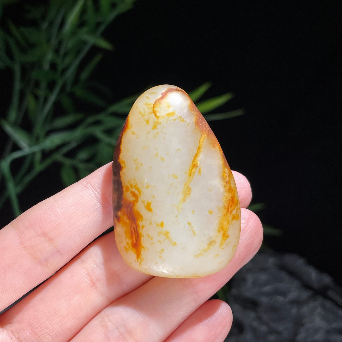 新疆和田玉珍品红皮白肉籽料挂件（yc698549）