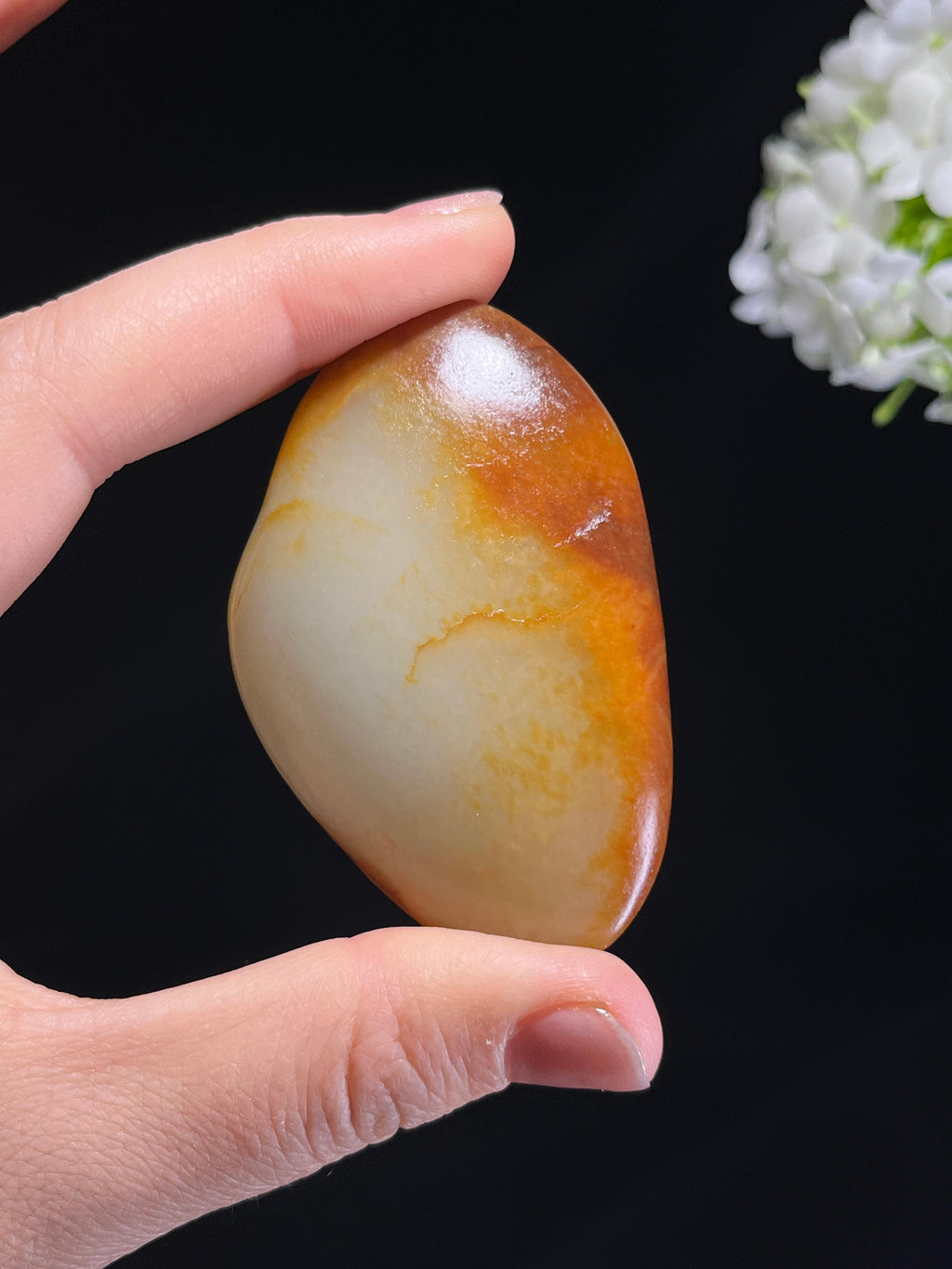 新疆天然和田玉光白籽料原石聚红皮挂件（yc262845）