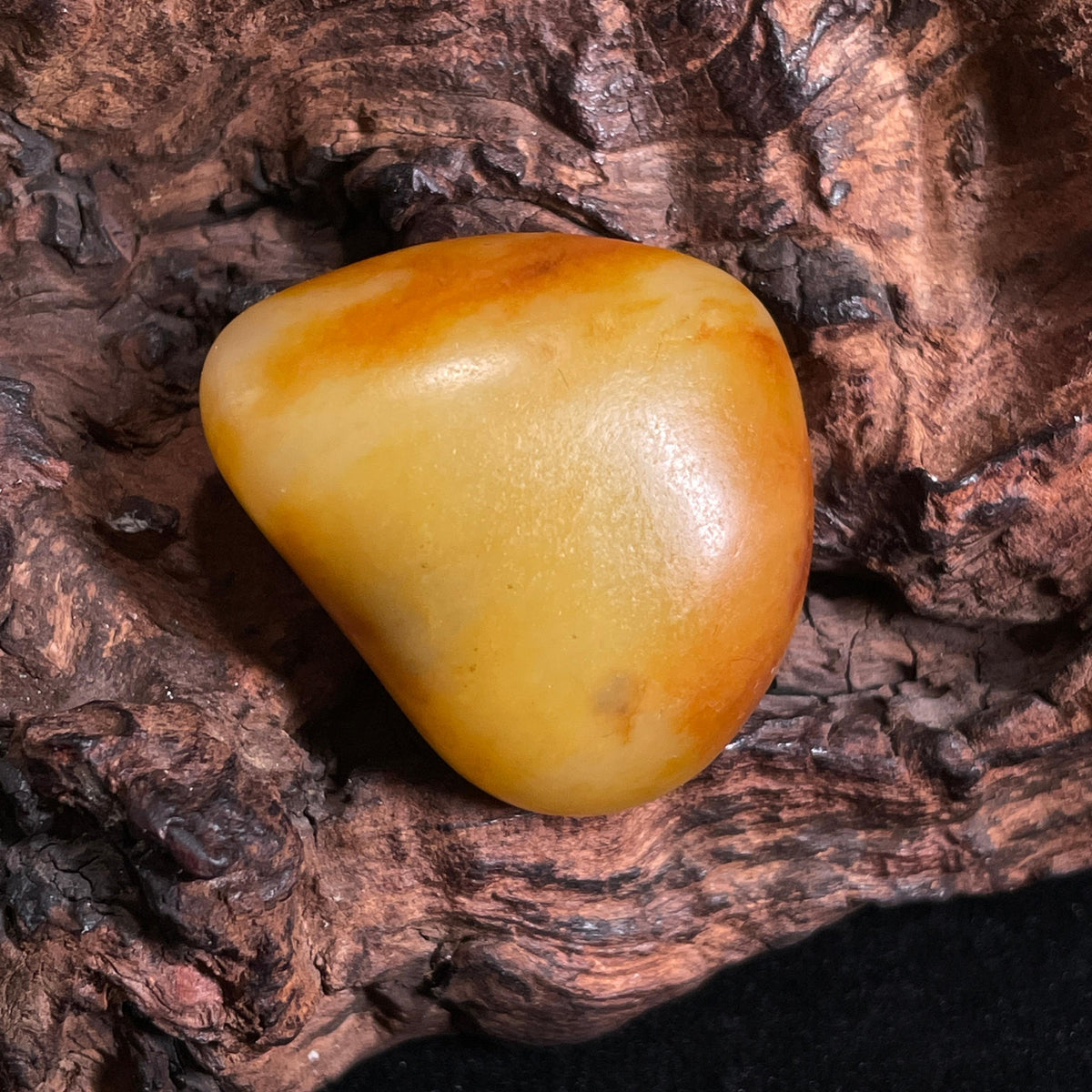 和田玉黄白种“暖玉含晖”红皮籽料（yc416543）