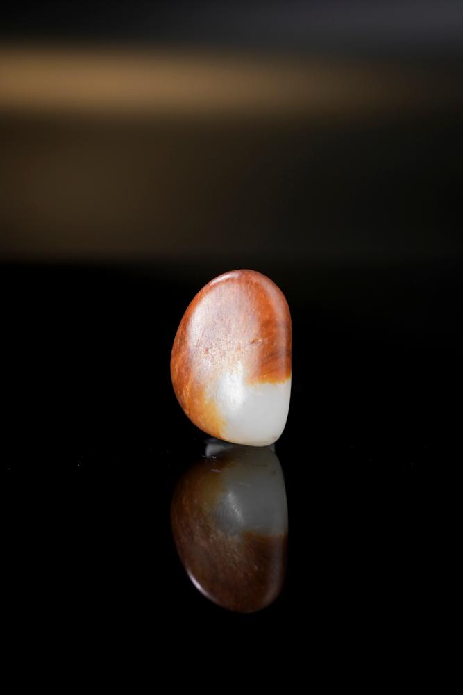 新疆和田玉小精品红皮白肉籽料原石（yc254585）