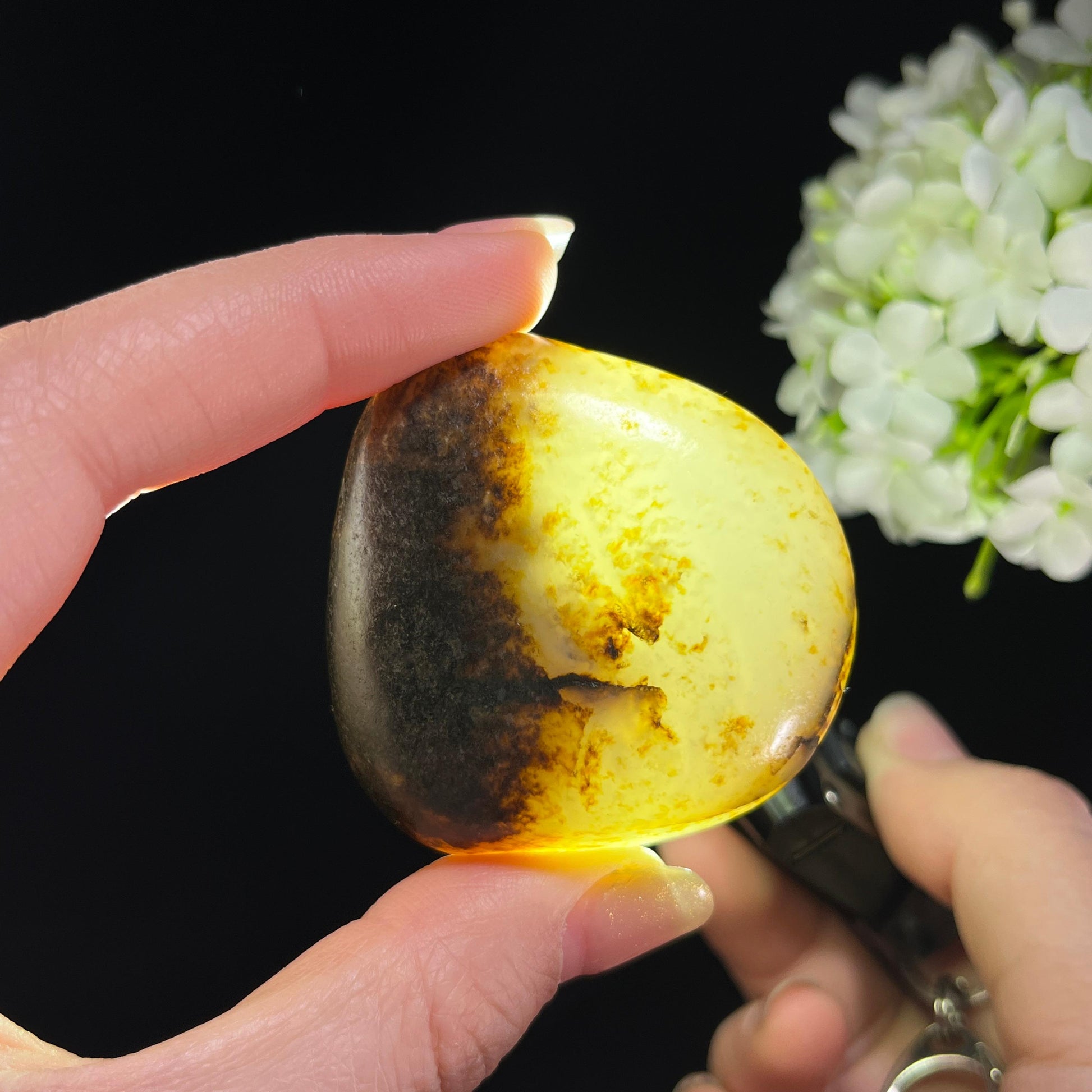 和田玉白玉“烟墨覆雪”洒金皮聚黑皮籽料（yc350443）