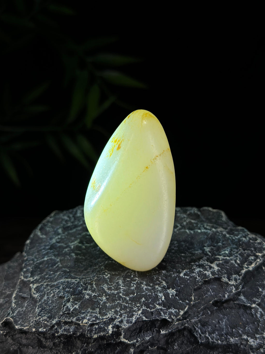 新疆和田玉珍品白玉洒红皮籽料手把件（yc723166）