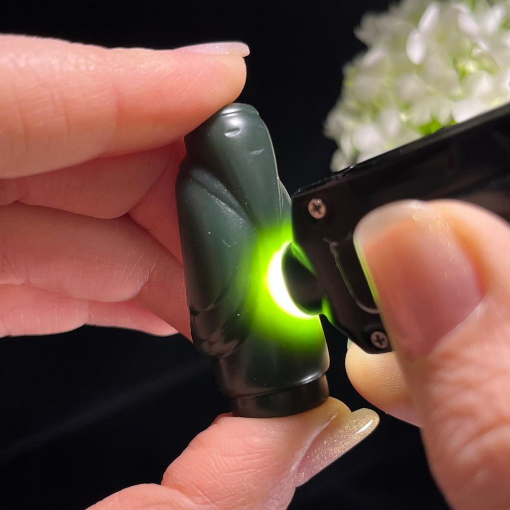 新疆天然和田玉沙枣青翁仲雕刻挂件（yc353807）