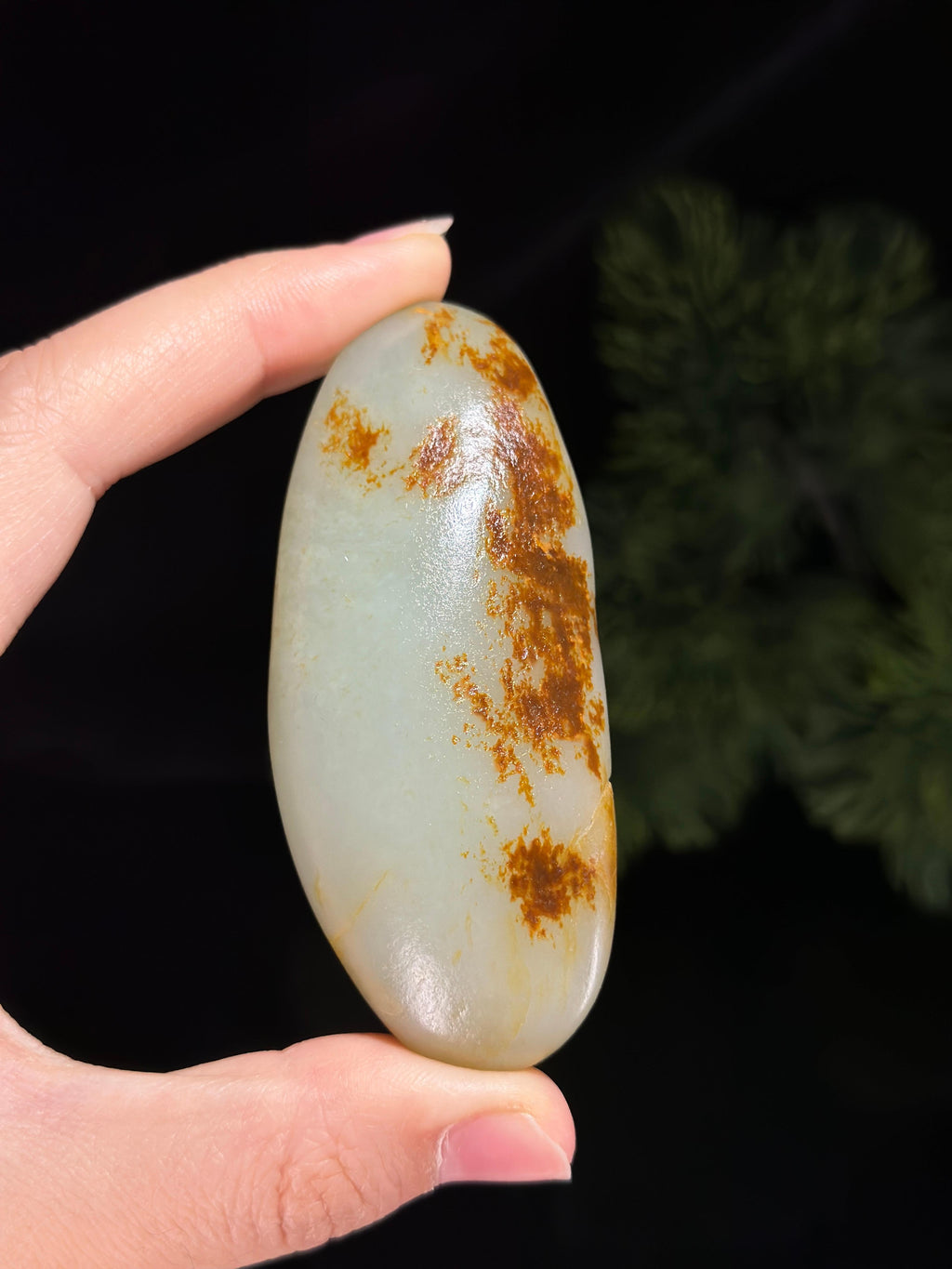 新疆和田玉高青白意境洒红皮精品籽料手把件（yc681501）