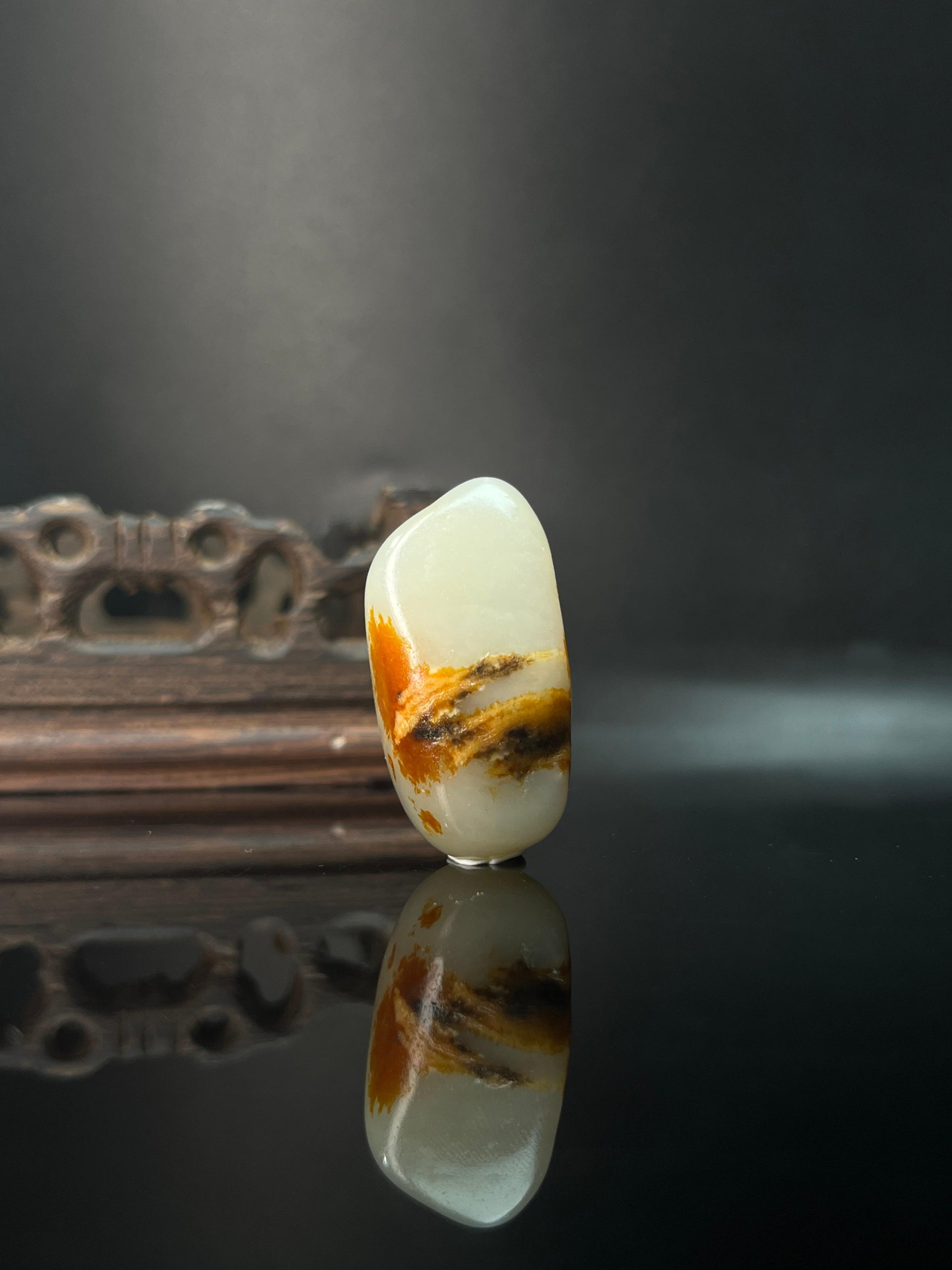 新疆和田玉籽料原石聚红皮挂件（yc236570）