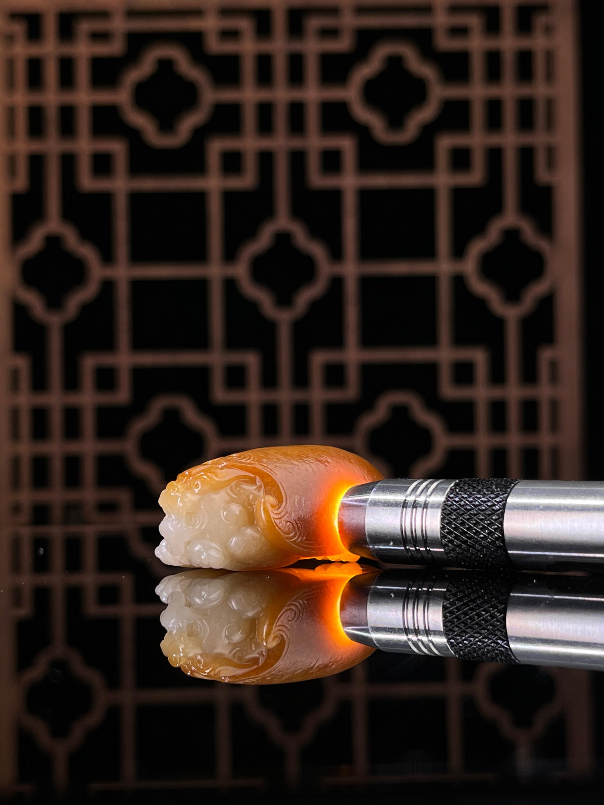 新疆和田玉天然籽料红皮白肉龙龟挂件（yc232315）