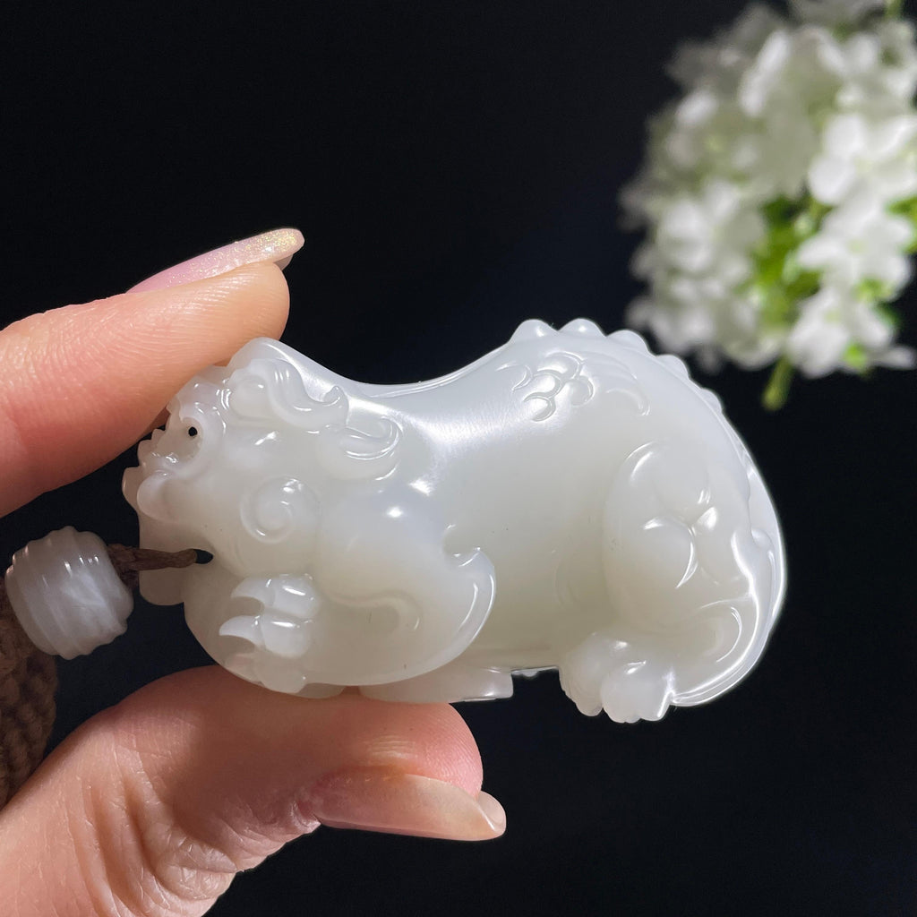 新疆天然和田玉白玉貔貅雕刻挂件（yc360384）