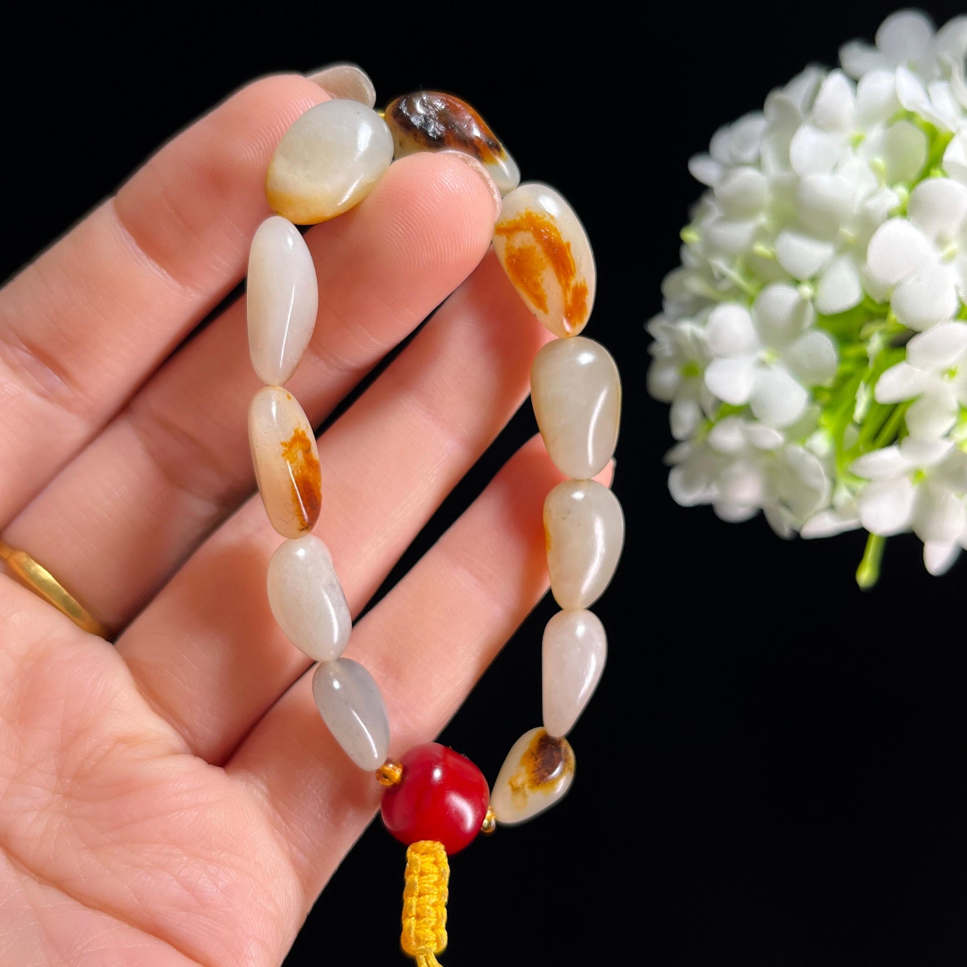 和田玉白玉洒金聚红黑红皮籽料原籽手串（yc332563）
