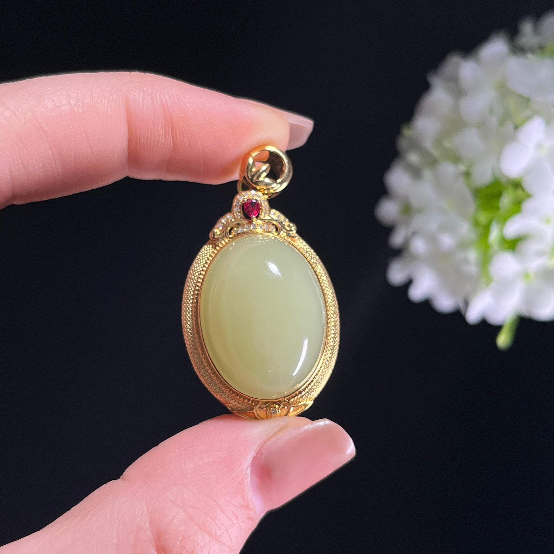 和田玉黄口料18K金镶蛋面吊坠（yc387128）