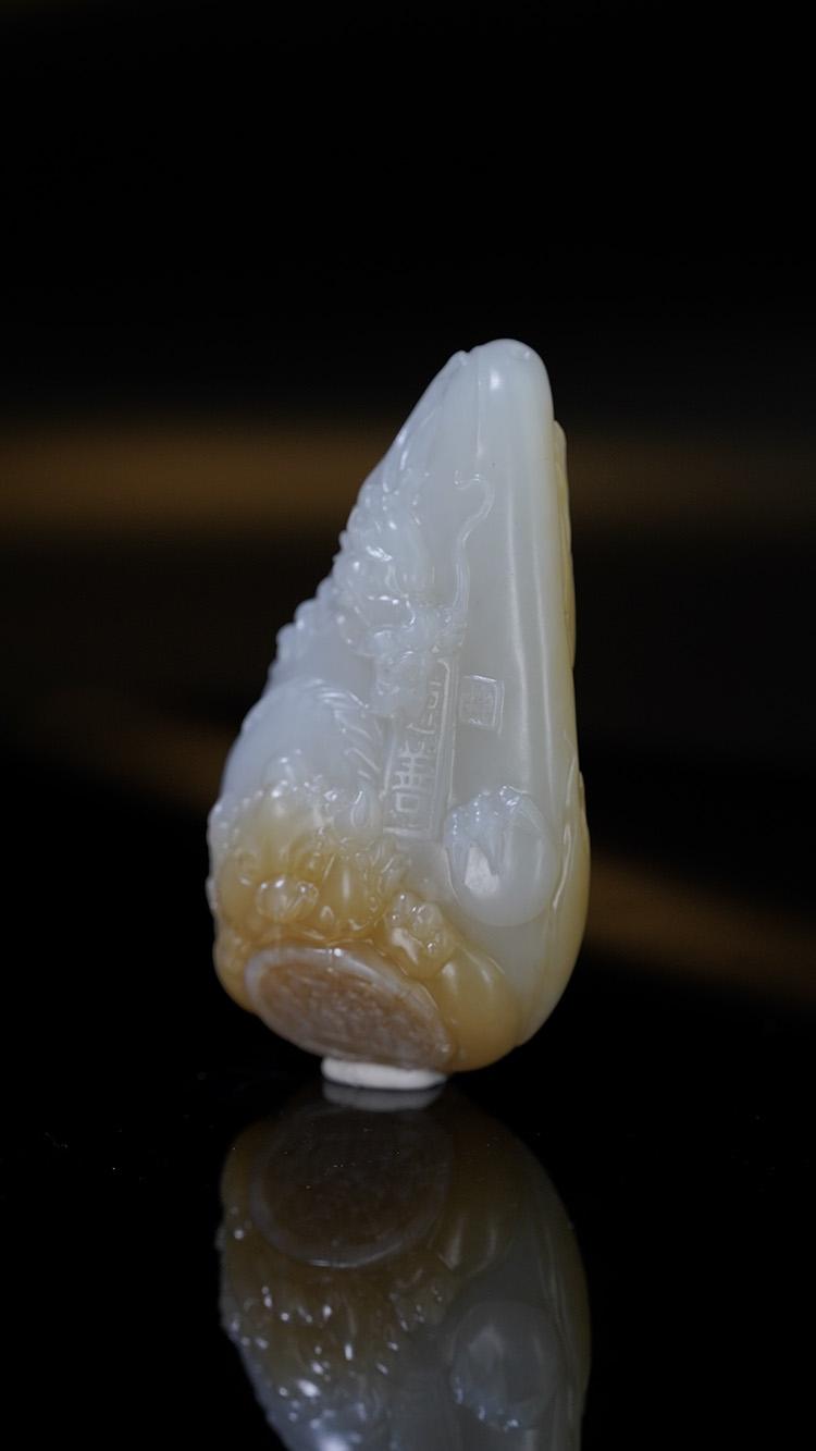 新疆和田玉籽料糖白“招财纳福”特色雕刻挂件（yc248585）