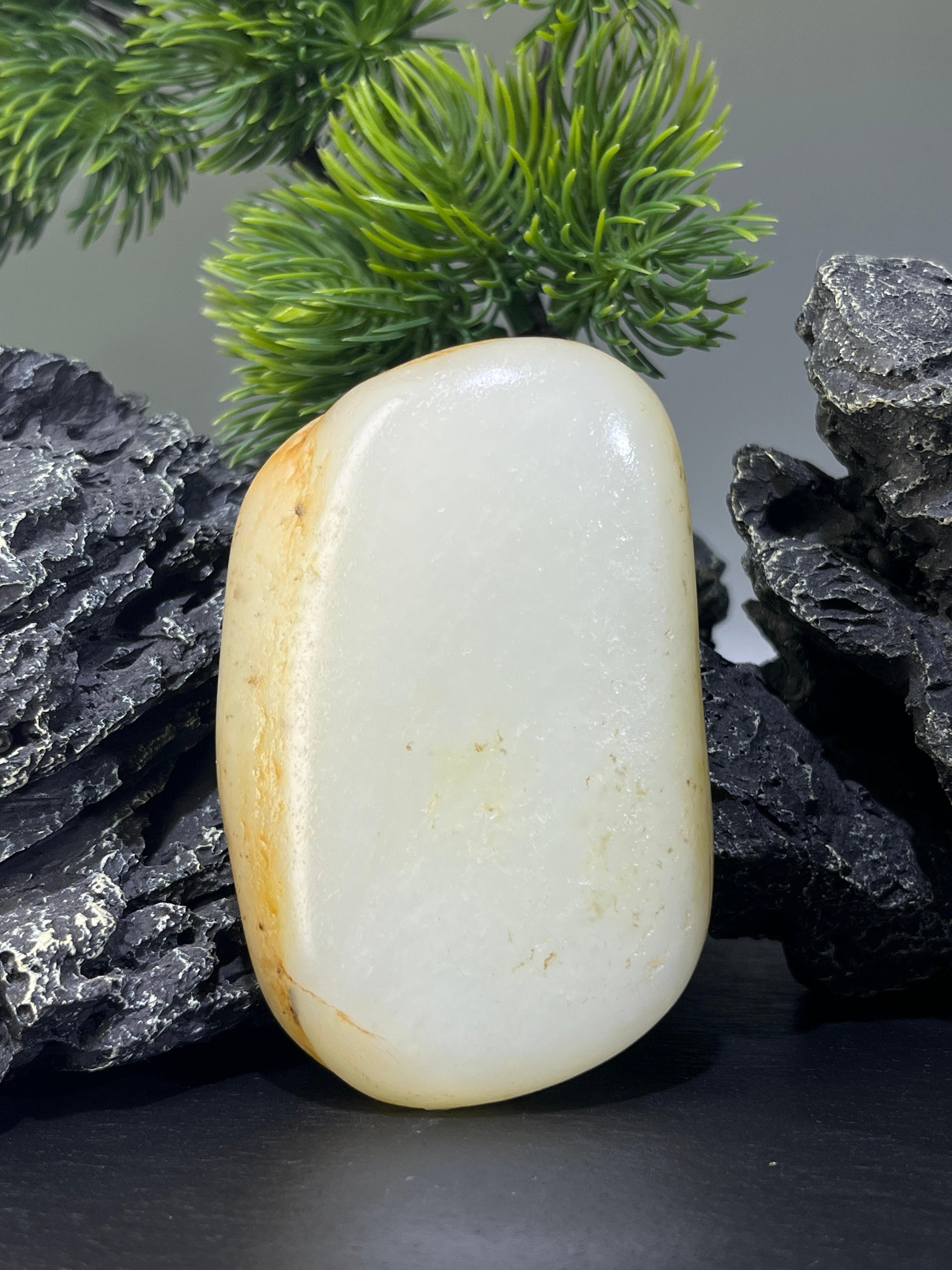 新疆和田玉黄皮水草沁籽料原石手把件（yc226855）