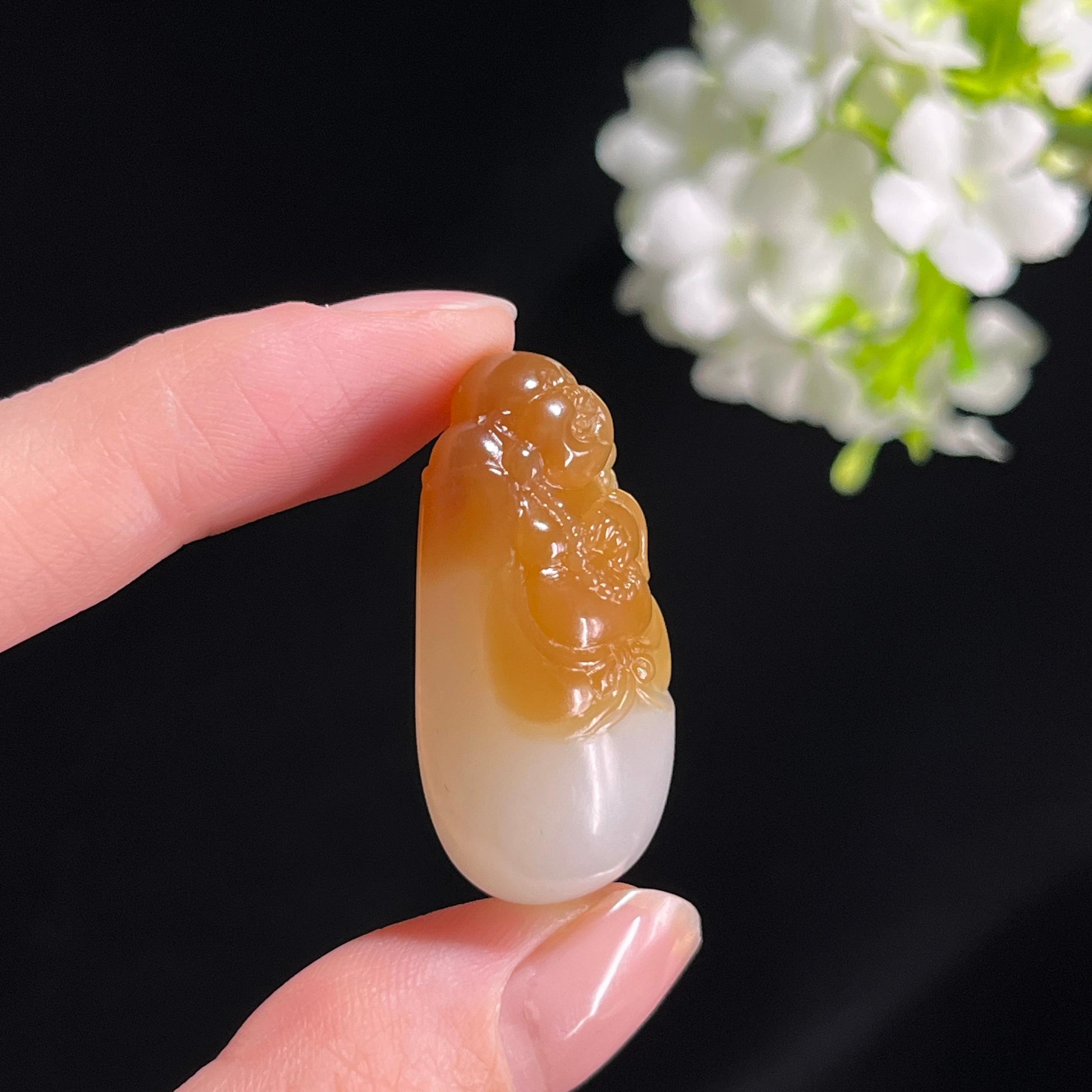 和田玉且末糖白“怡然自乐”弥勒佛挂件（yc296578）