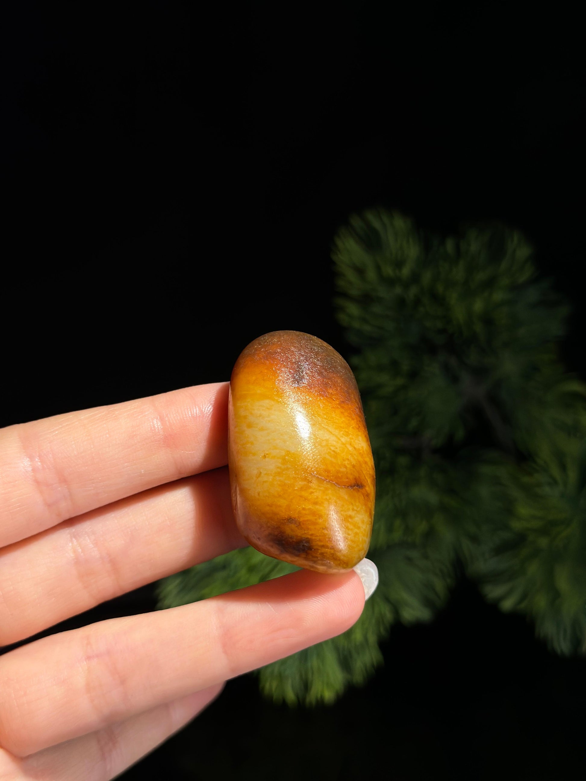 新疆和田玉暖白种红沁油皮珍品挂件籽（yc486817）