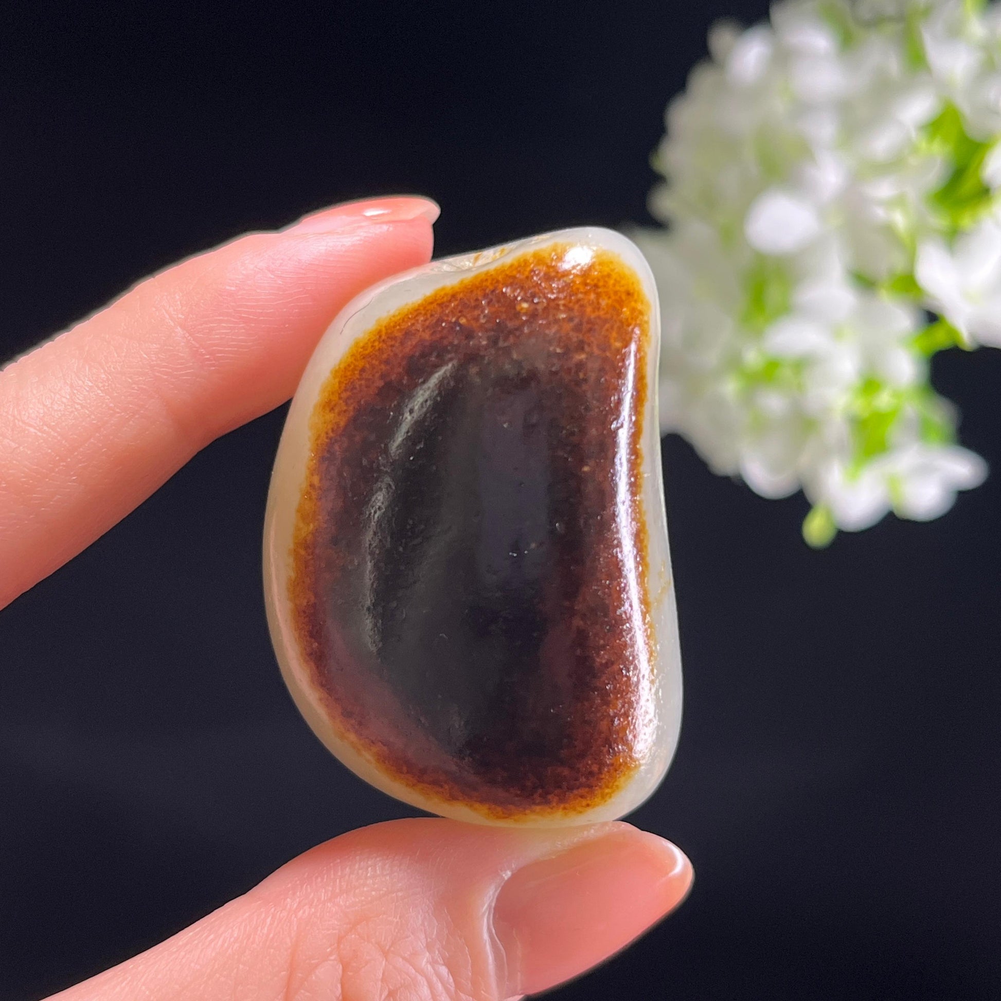 和田玉白玉“云崖积雪”黑红皮籽料（yc345794）