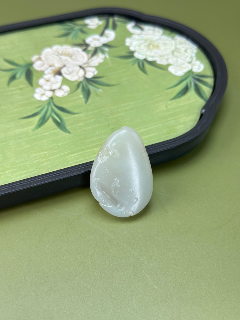 精品和田玉洒金皮白玉籽料蝶恋花挂件（yc763930）
