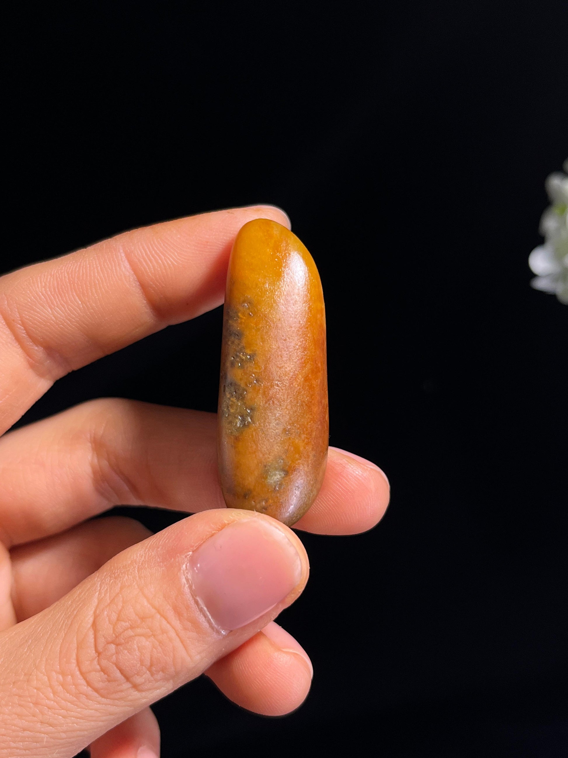 新疆和田天然黄沁籽料原石挂件（yc263879）