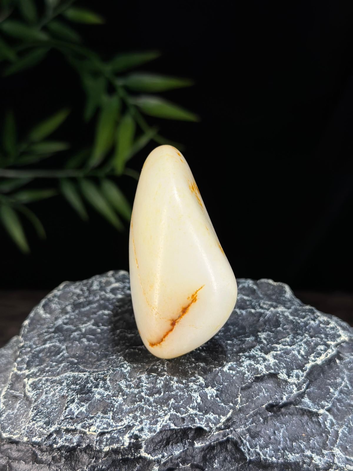 新疆和田玉珍品白玉洒红皮籽料手把件（yc723166）