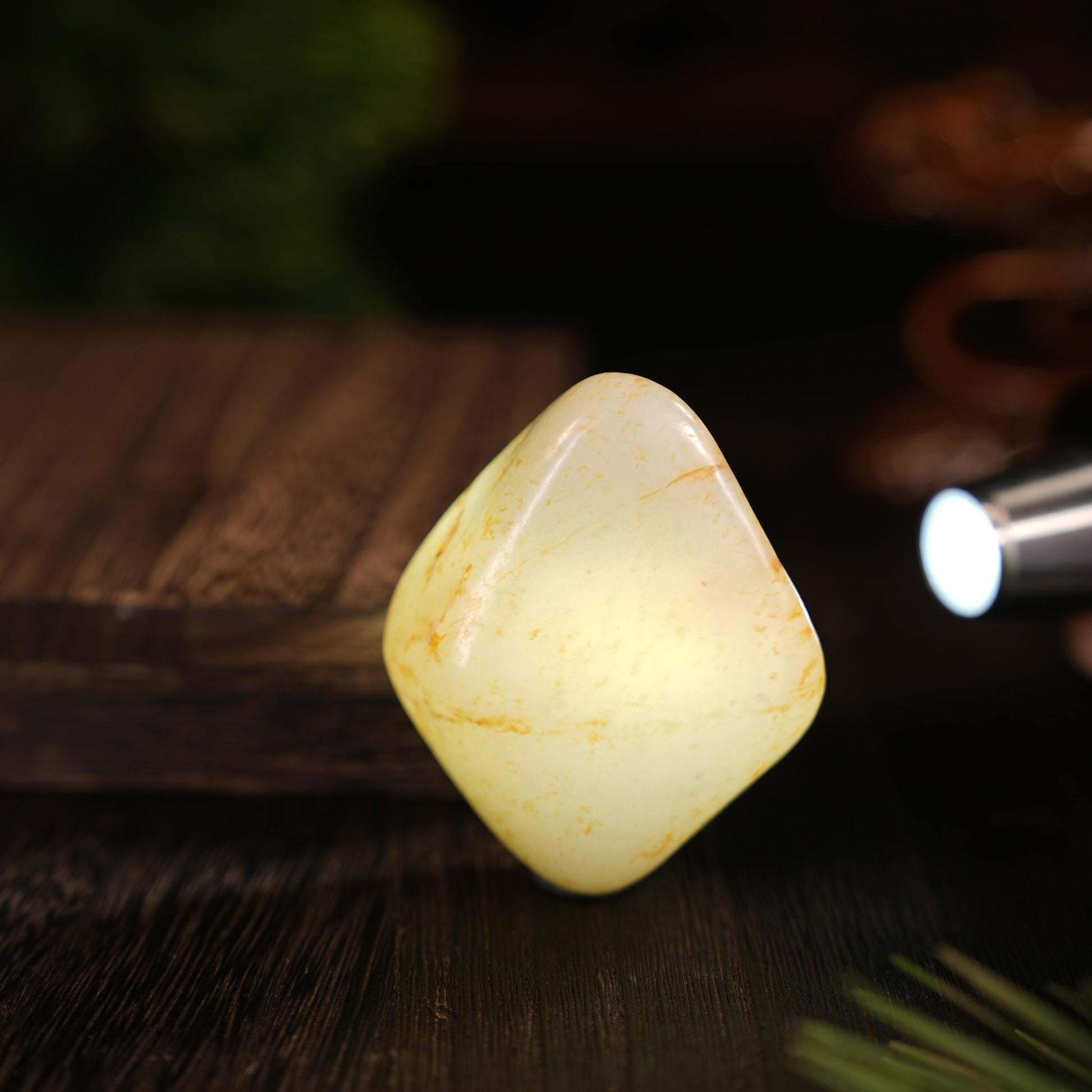 新疆和田玉“雪原碎砂”白玉洒金皮籽料（yc456764）