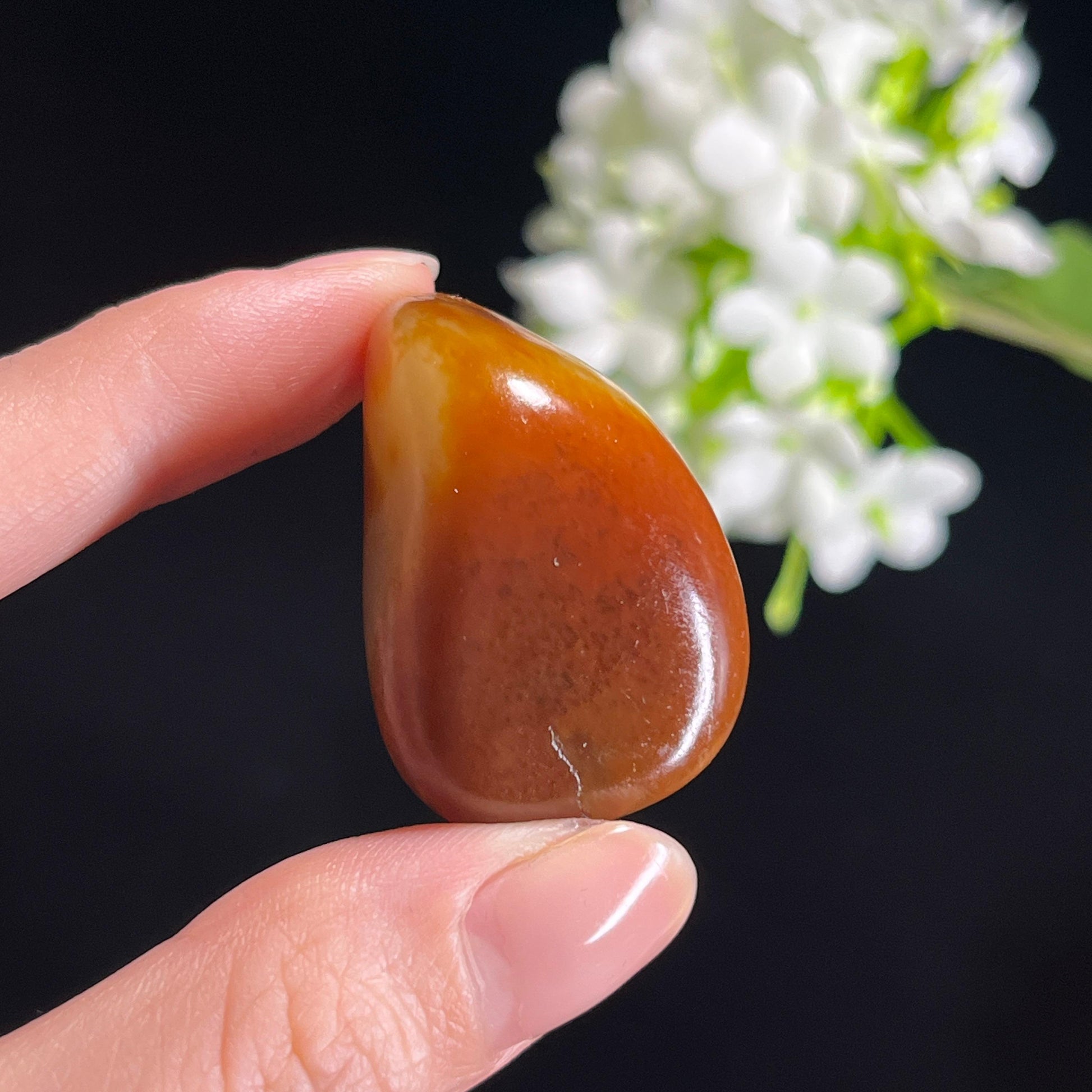 和田玉白玉“丹露垂珠”红皮白肉籽料（yc343693）