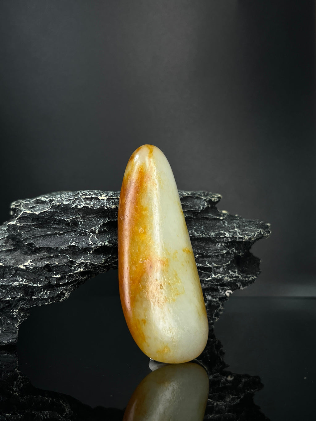 新疆和田白玉洒红皮籽料原石（yc240350）