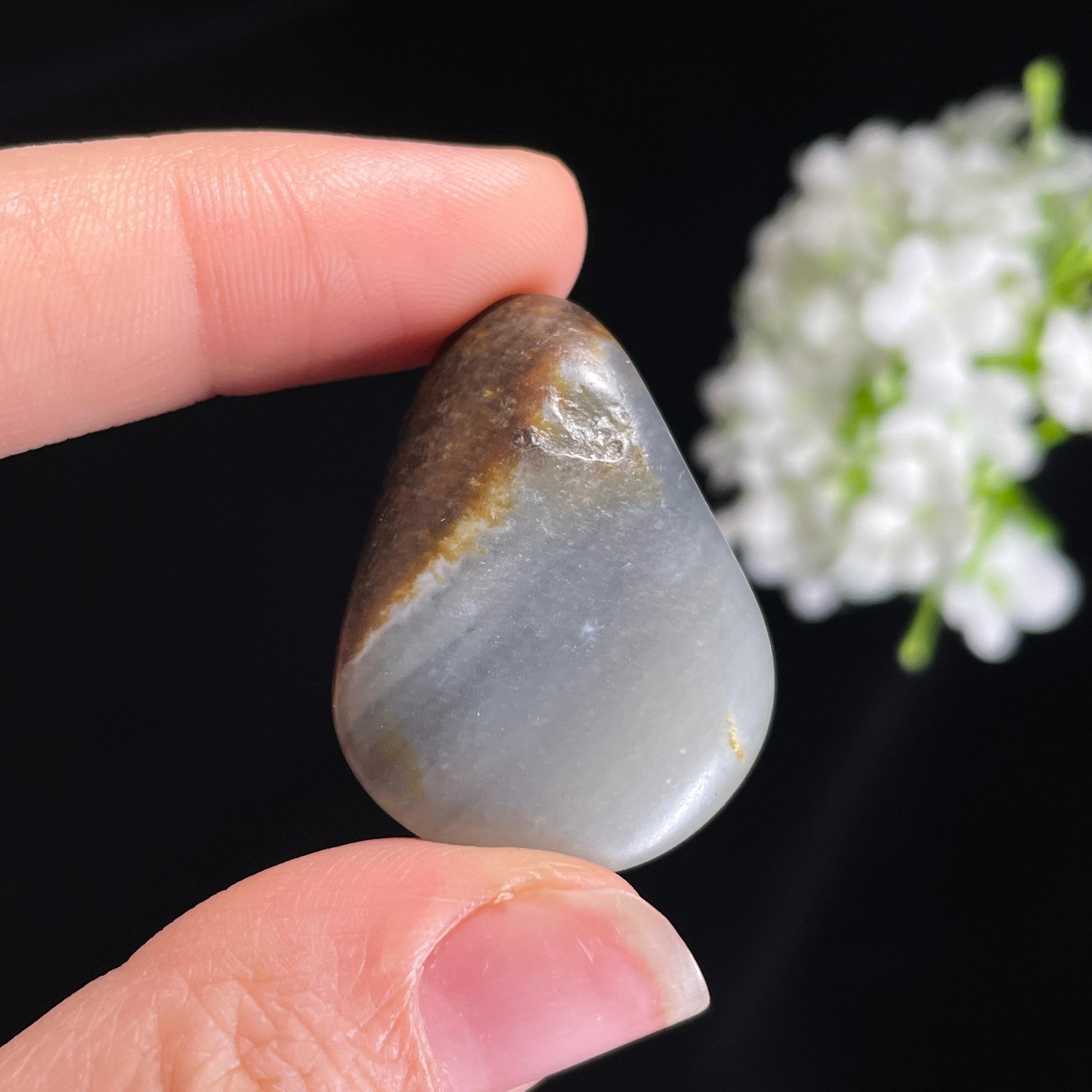 和田玉“墨顶云烟”青花聚黑皮籽料（yc416772）