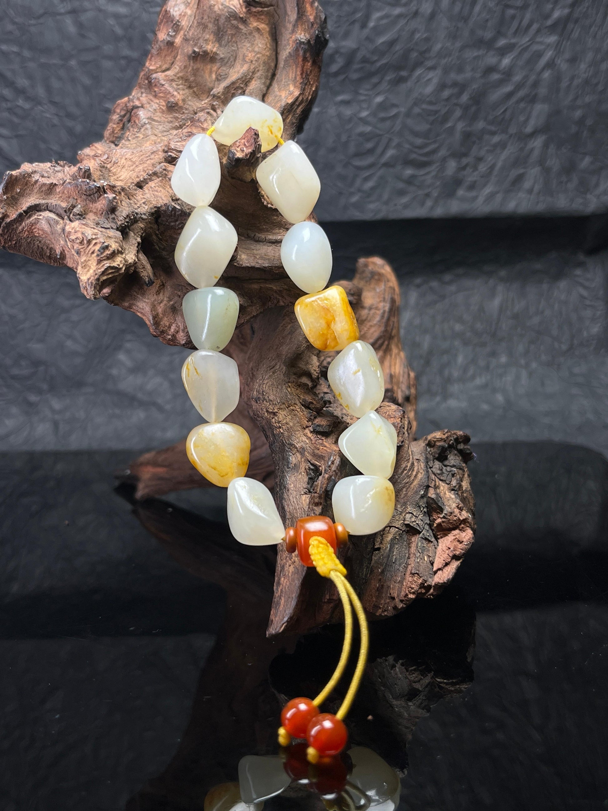 新疆和田玉天然籽料原石白玉洒金手串（yc232590）