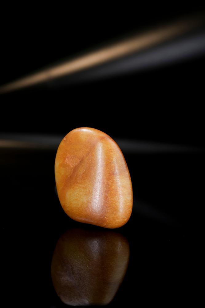 新疆和田玉沁色金包银籽料原石（yc234040）