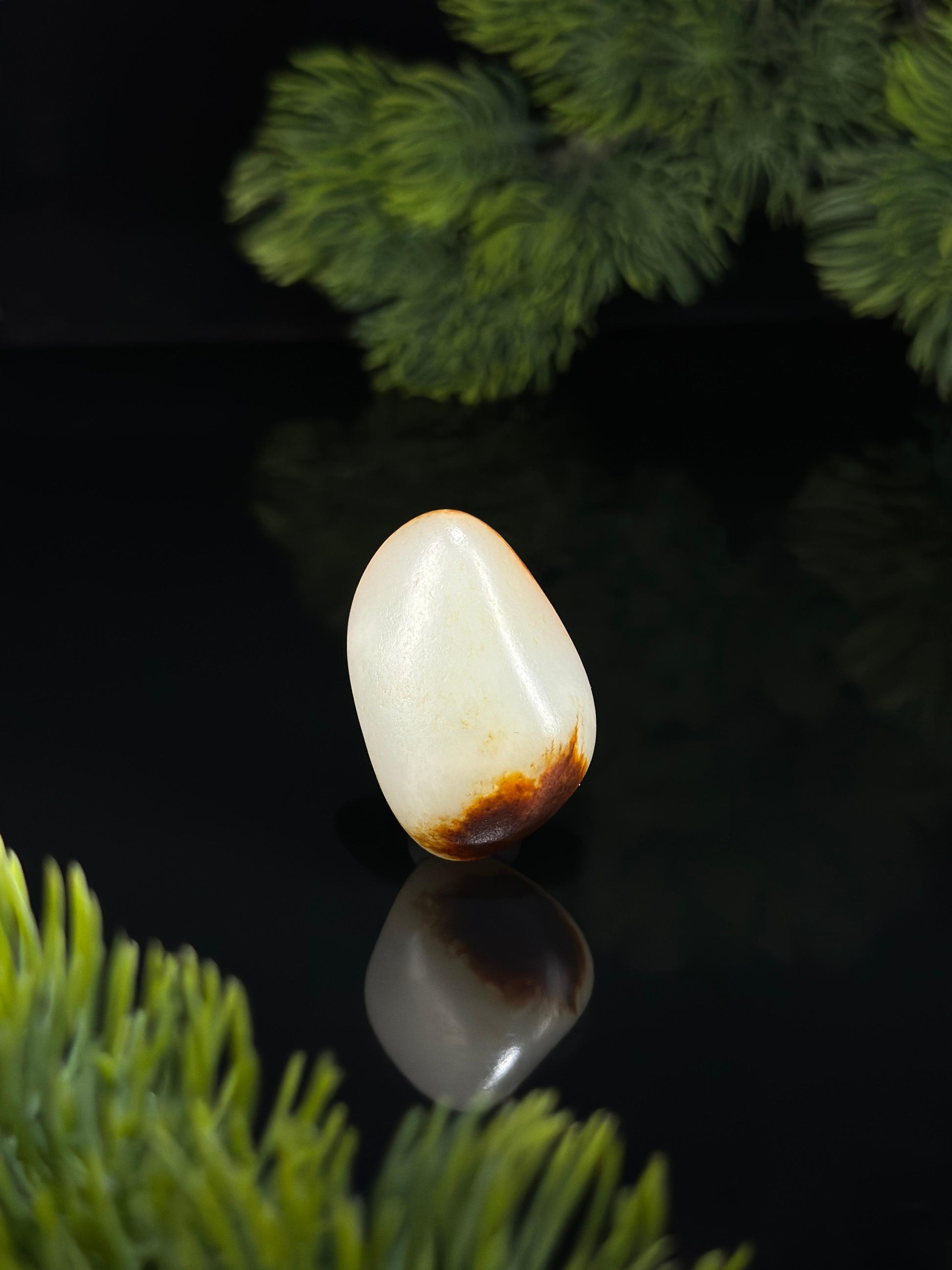 新疆天然和田玉黑红皮特色籽料（yc538100）