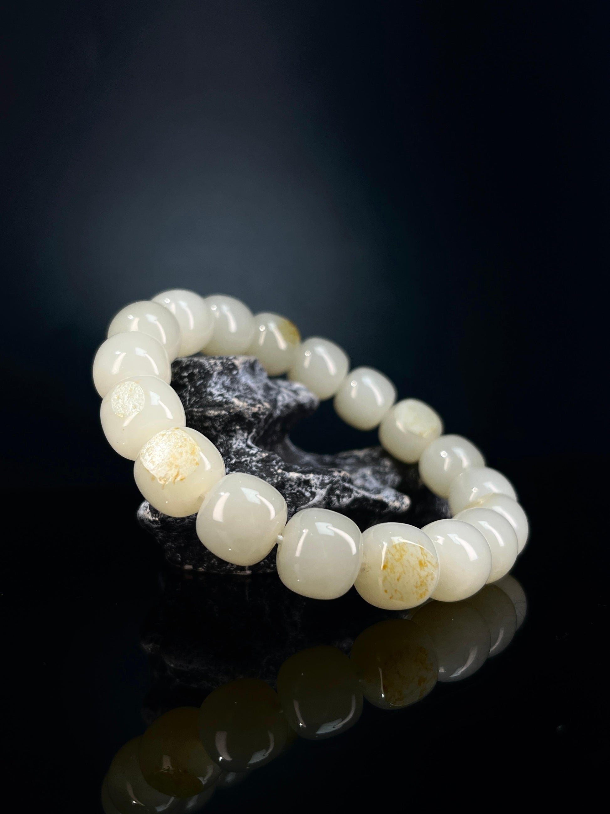 新疆和田玉羊脂白玉籽料老型珠手串（yc235785）