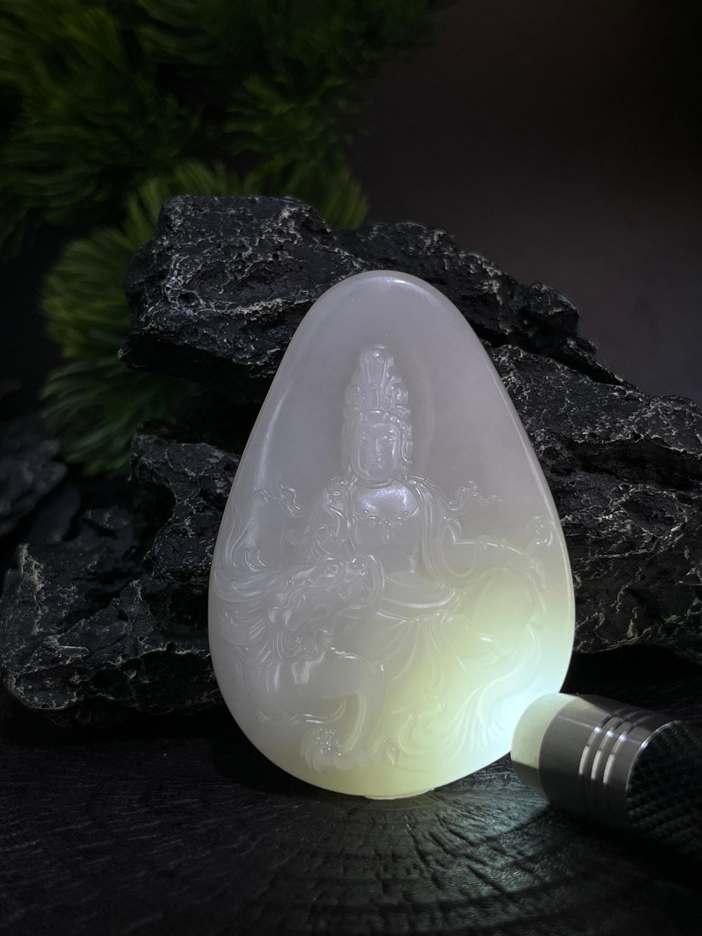 天然和田玉山料白玉观音水滴型挂件（yc228102）