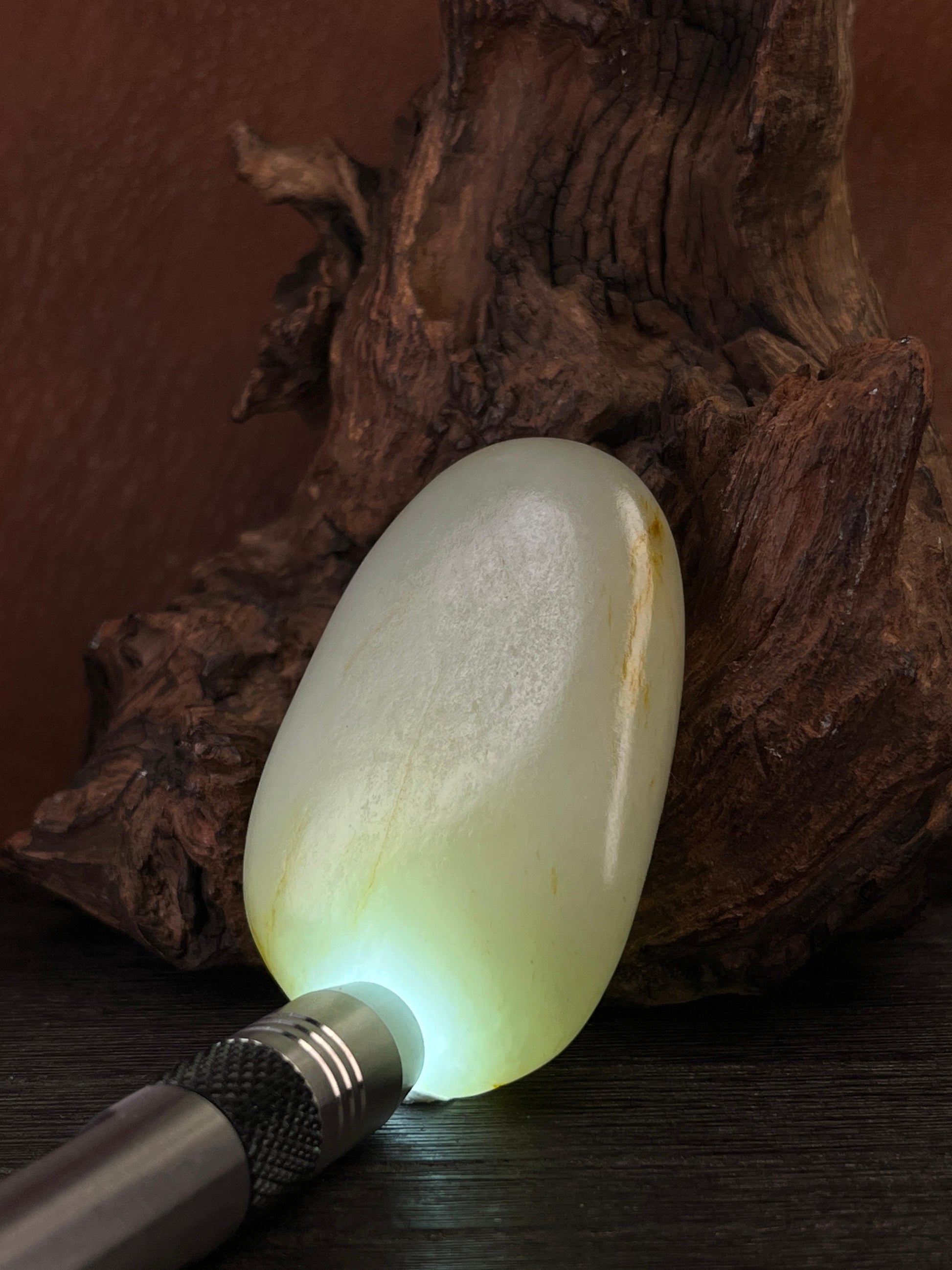 新疆和田玉白玉带原皮籽料原石手把件（yc227465）