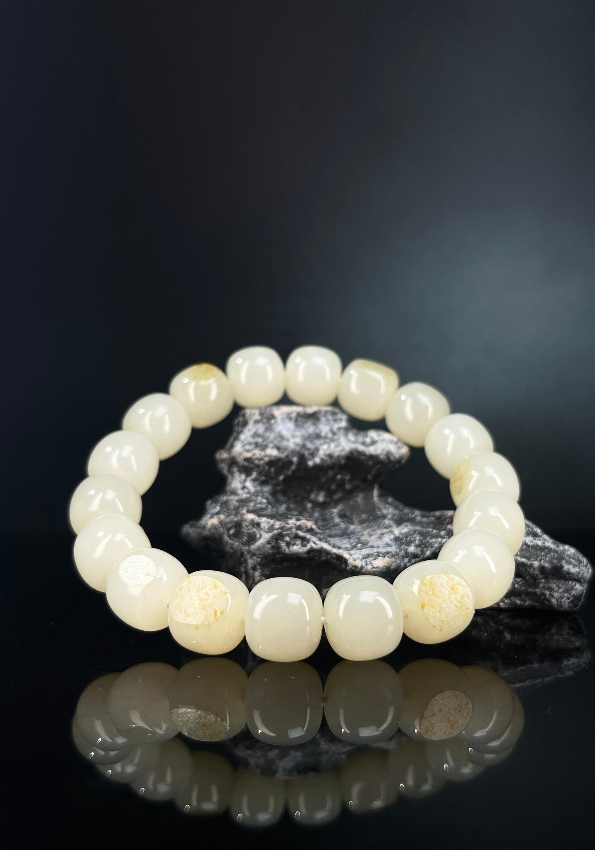 新疆和田玉羊脂白玉籽料老型珠手串（yc235785）