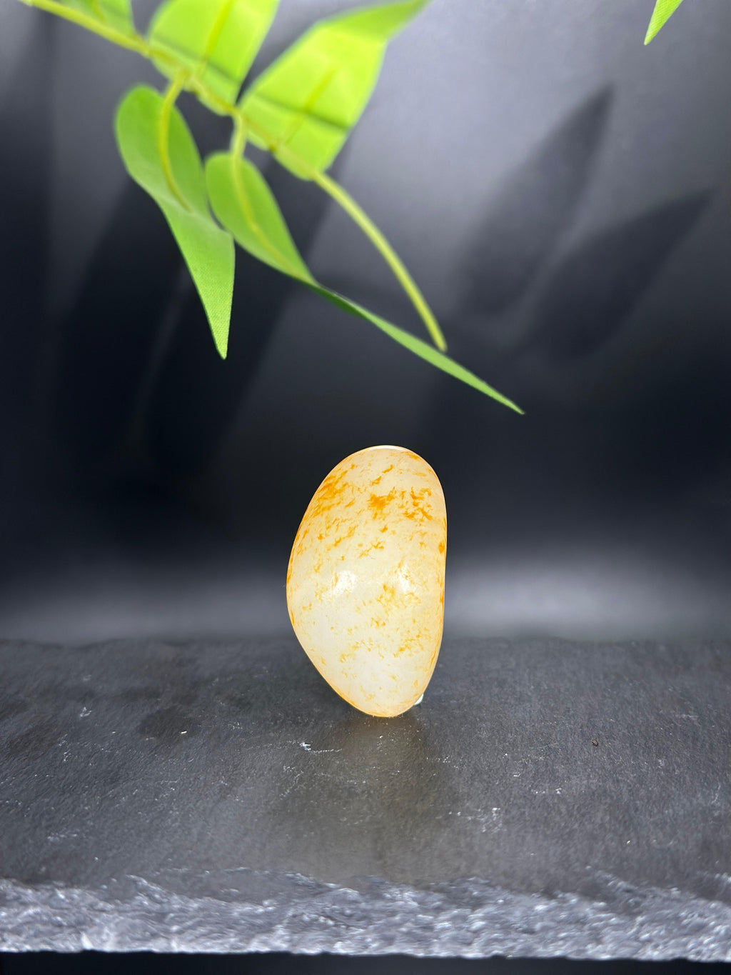 和田玉.一枚自带秋色的籽料（yc783665）