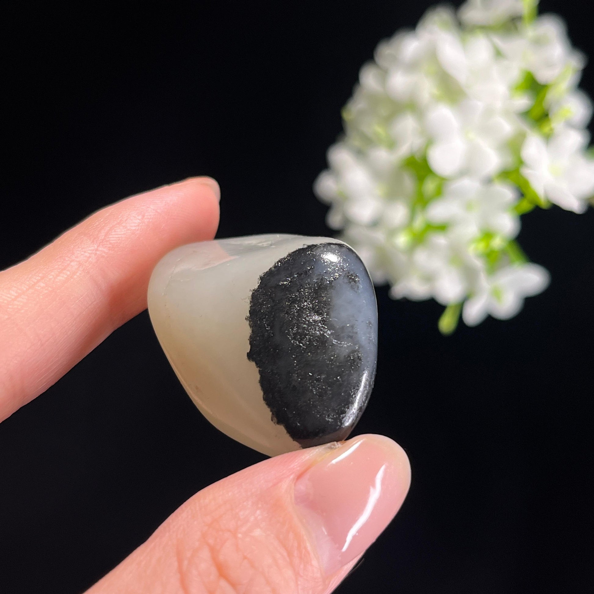 新疆天然和田玉“墨浪分雪”极品青花籽料（yc367868）