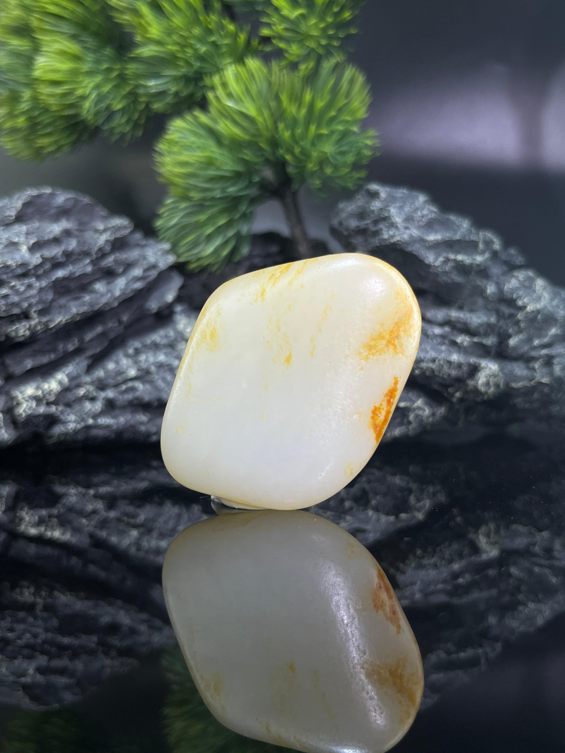 和田玉洒金皮白肉籽料原石（yc211853）