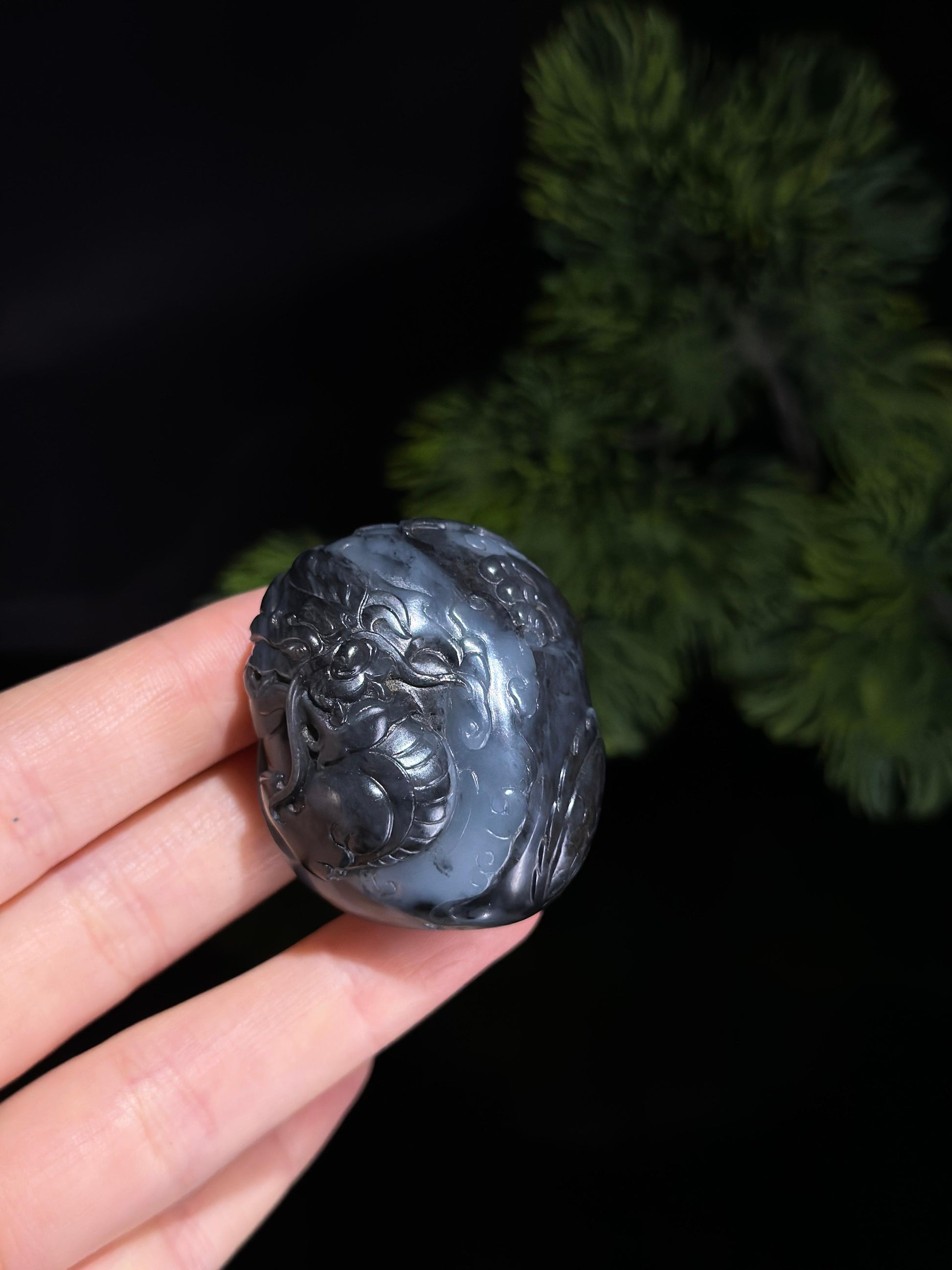 新疆和田玉珍品籽料青花神龙挂件（yc492359）
