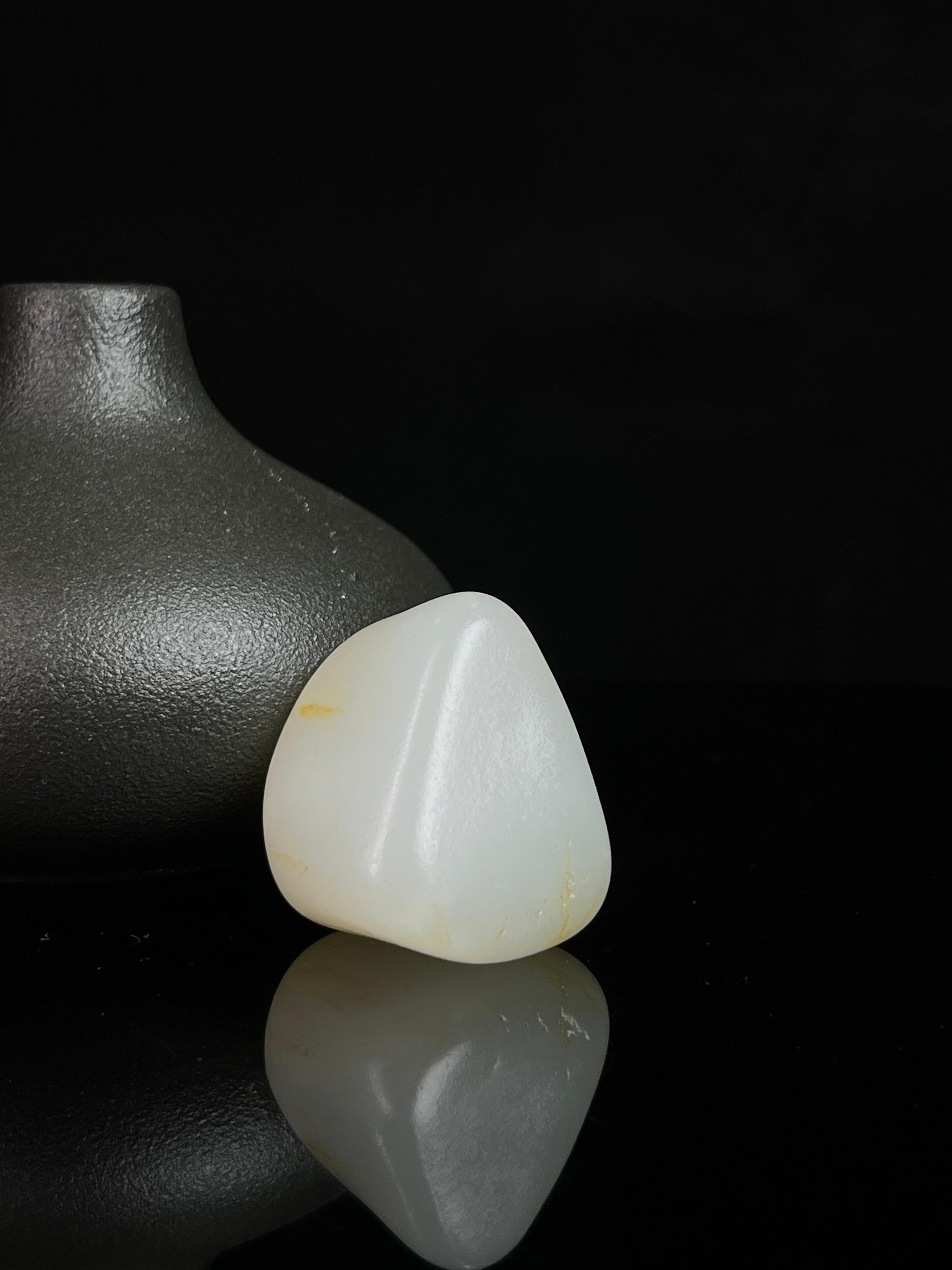 新疆和田白玉带洒金皮籽料原石挂件（yc231667）