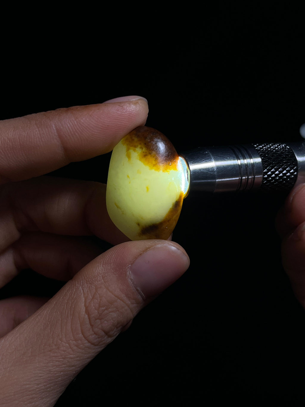 新疆天然和田玉白玉籽料原石挂件（yc263895）